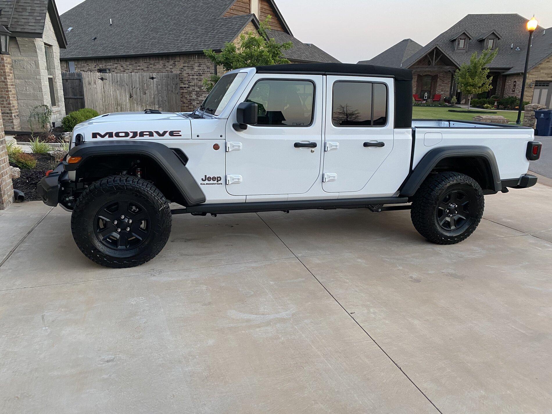 Jeep Gladiator MOJAVE Edition Gladiator JT Club 2981DF05-EBF2-4098-8399-B40CEF02E9AC
