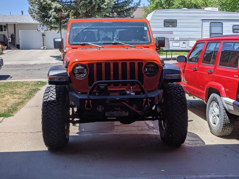 Jeep Gladiator Video: Evo 2.5 and 37's on sport 206937880_10161057587940278_6679858136174427887_n
