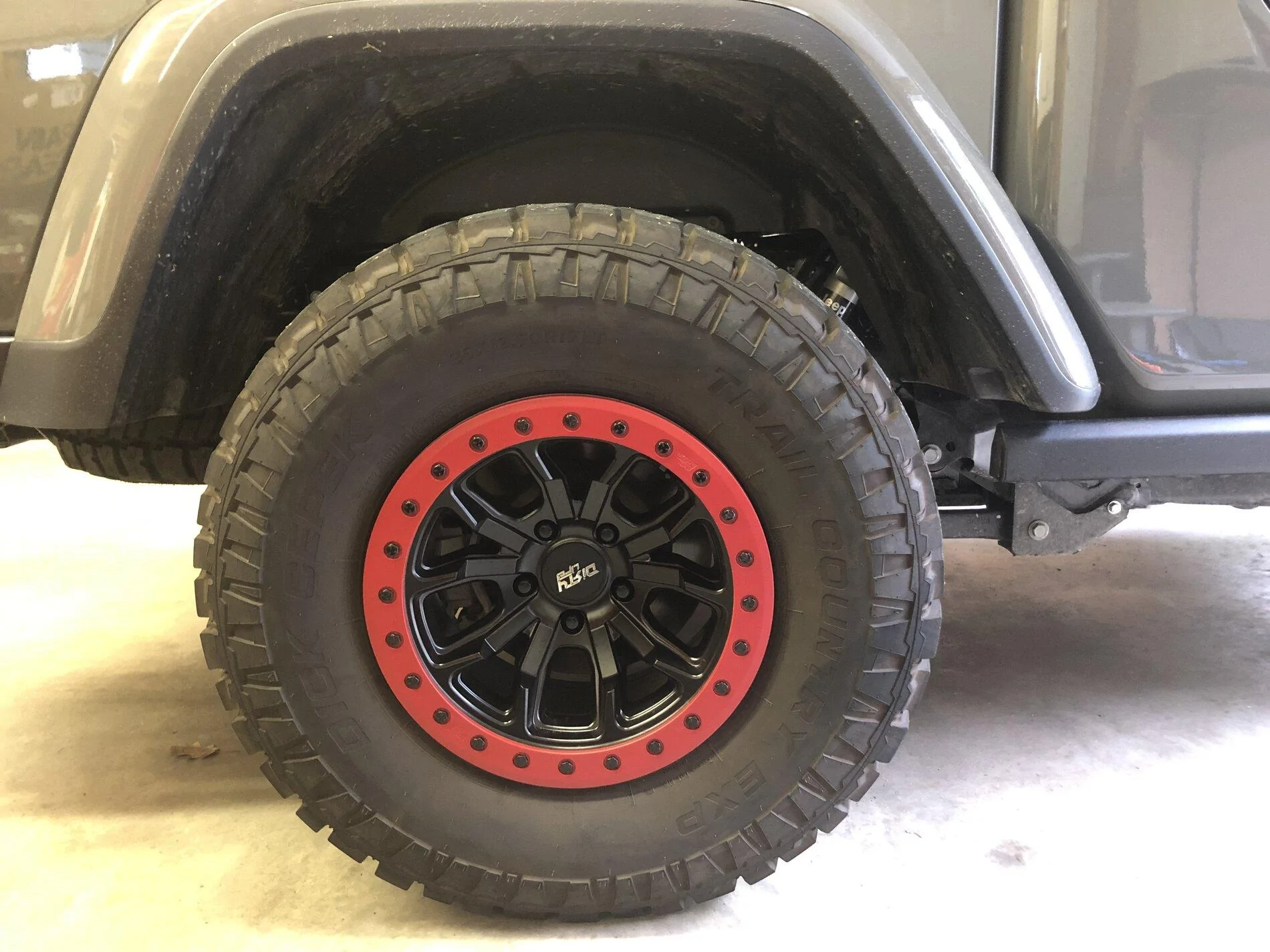 Jeep Gladiator DirtyLife DT-1 & TPMS IMG_3090