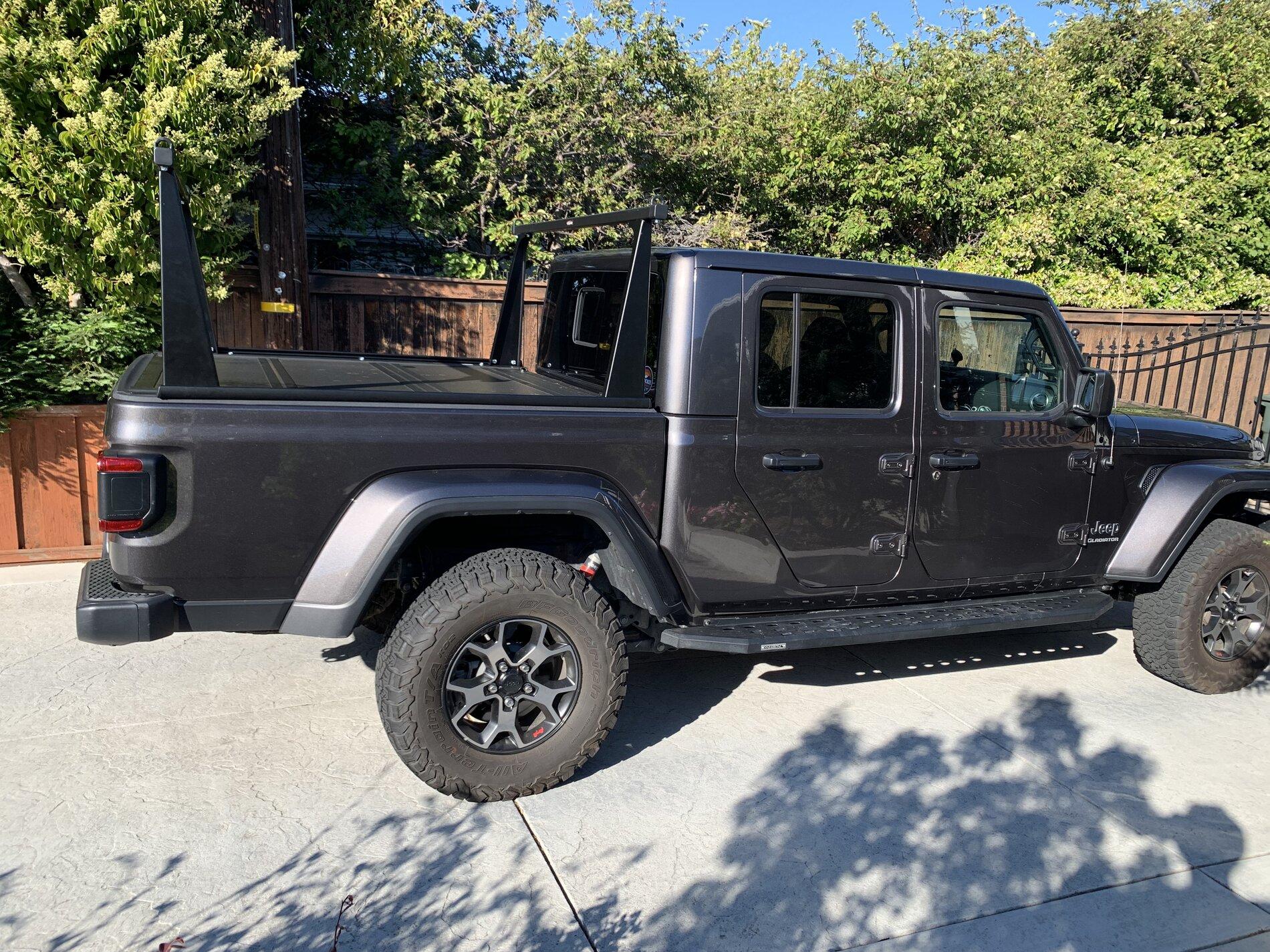 Jeep Gladiator ADARAC Bed Rack with Tri-fold tonneau 2E91C139-F8ED-4CCB-88CE-51C3702677D7