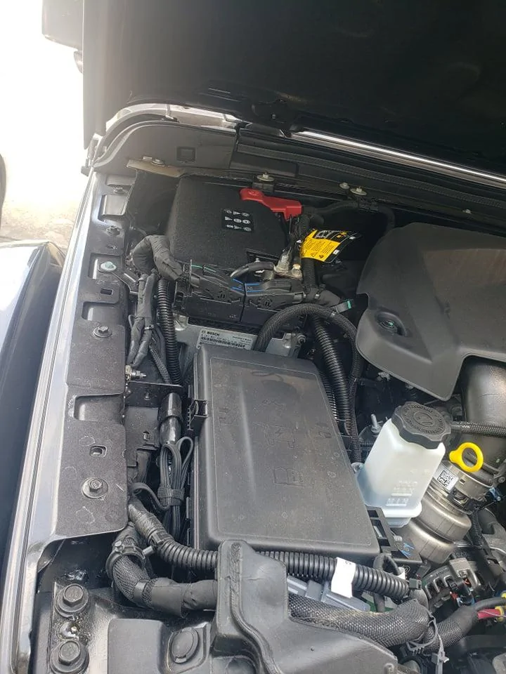 Jeep Gladiator UPDATE: DELIVERED!! Rubicon Diesel: Factory order and Modifications from AEV help with some decisions, tires, wheels, transmission, transfer case pic glad two batteries 208023207_523982778843131_107839568061928334_n