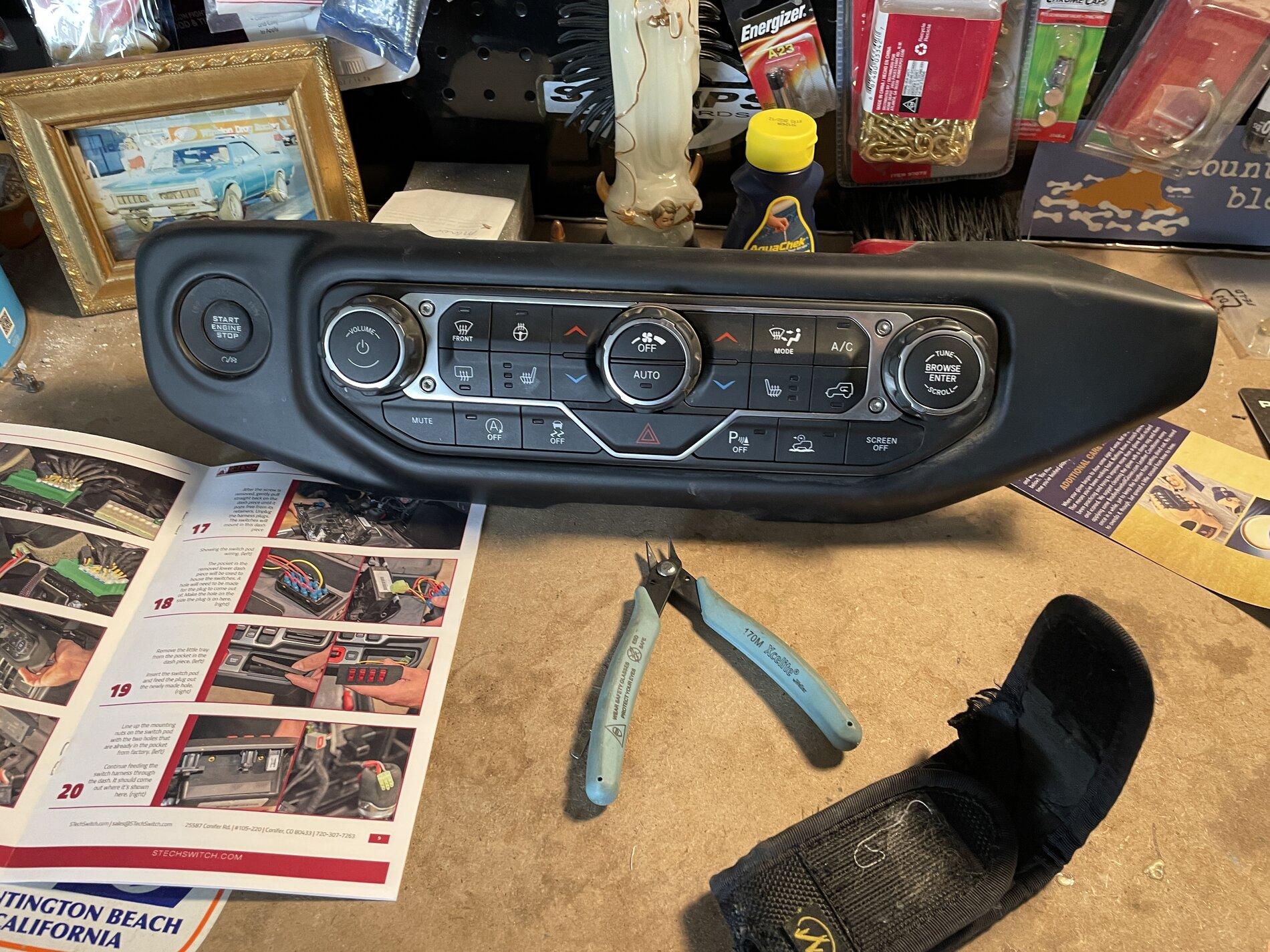 Jeep Gladiator Installed S-Tech Heritage 6 Today IMG_6365.JPG