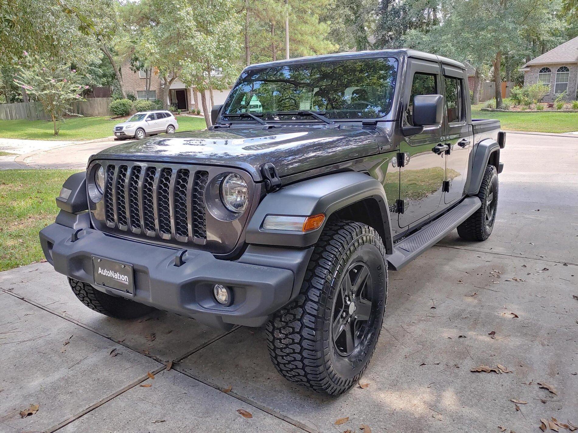 Jeep Gladiator [TRADE] These Steps for Stock rails or something similar. j5o9lSQ