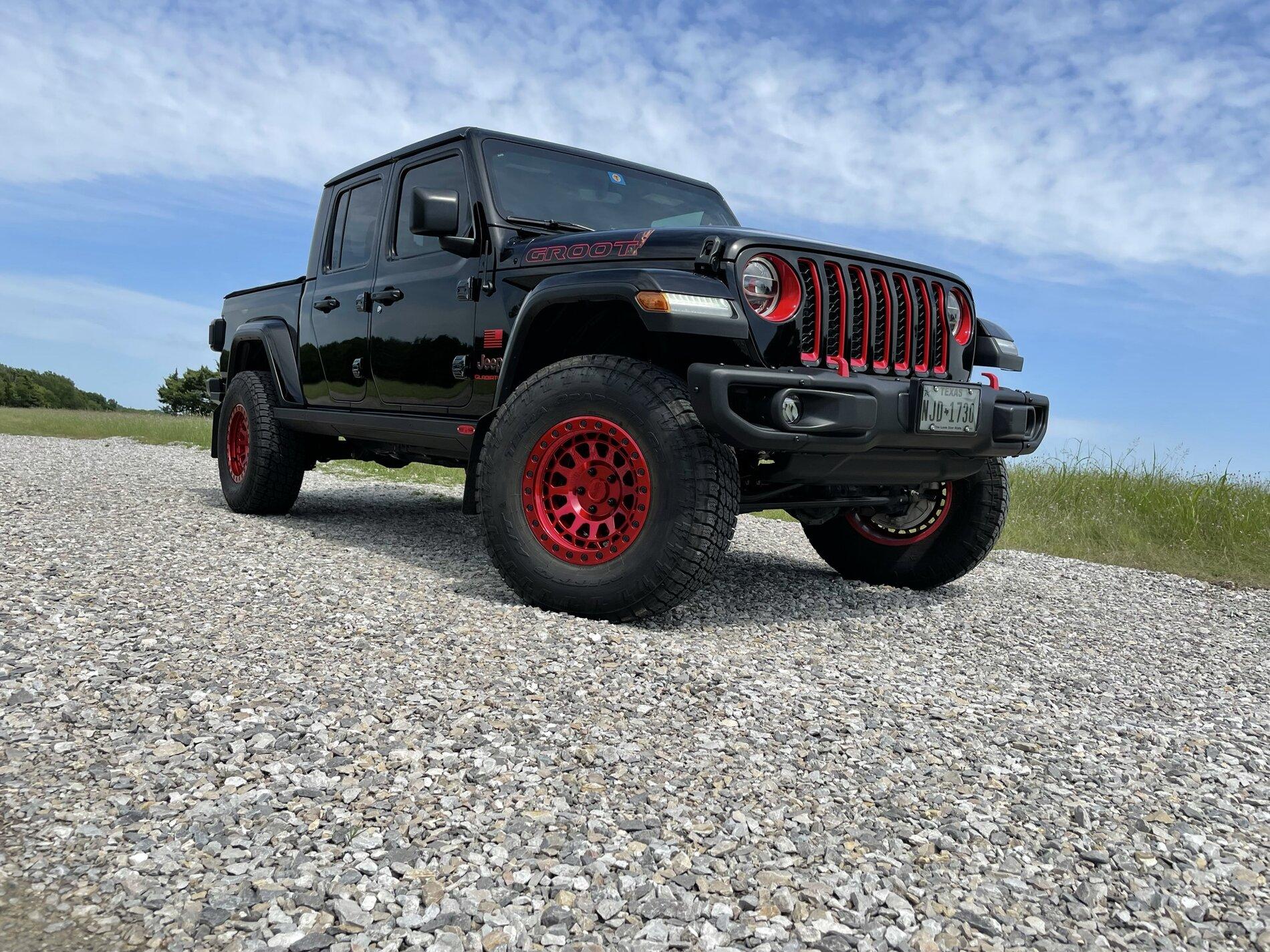 Jeep Gladiator Lets see all those Gladiators with lifts and bigger tires! GROOT (19).JPEG