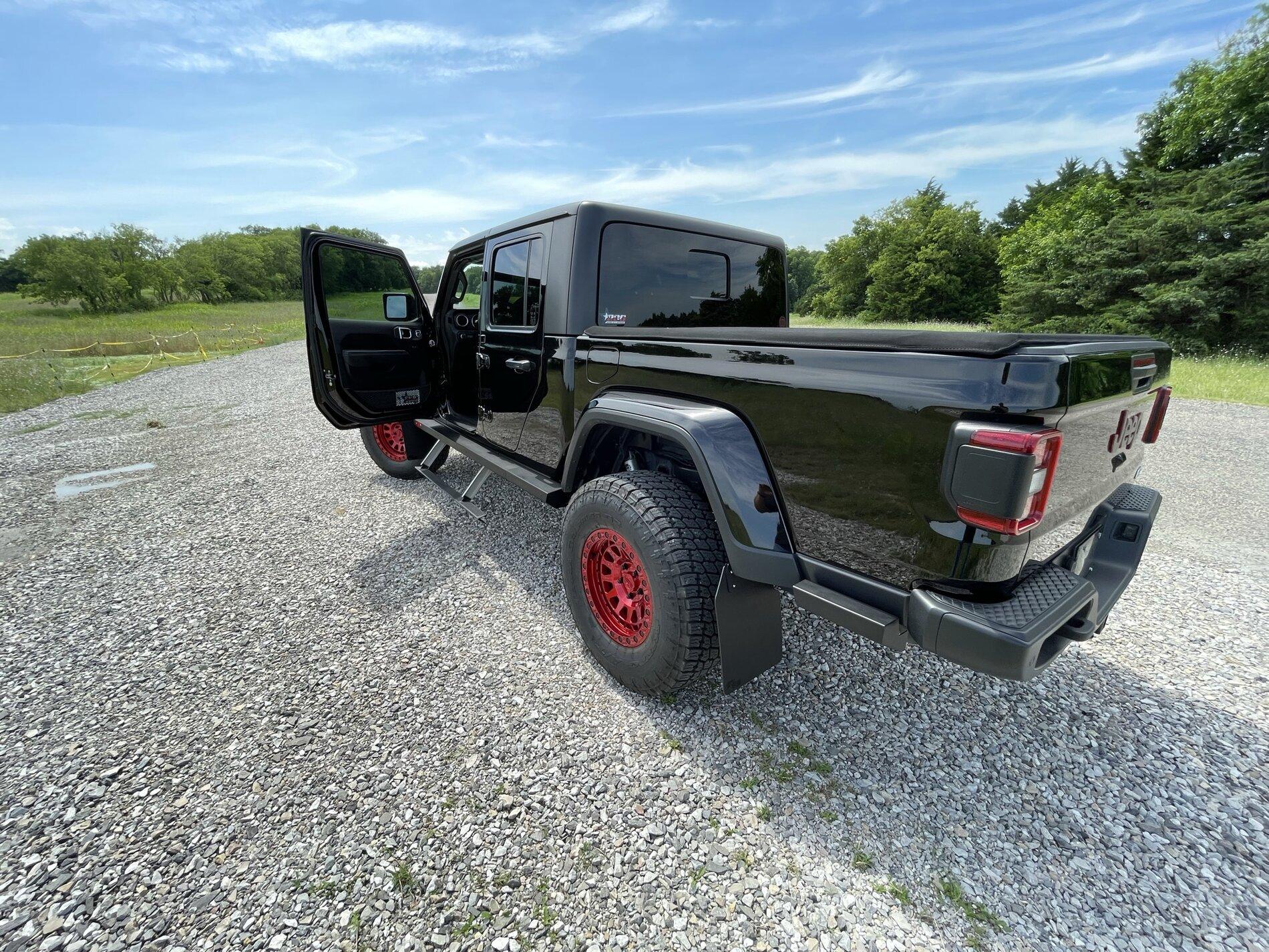 Jeep Gladiator Lets see all those Gladiators with lifts and bigger tires! GROOT (26).JPEG