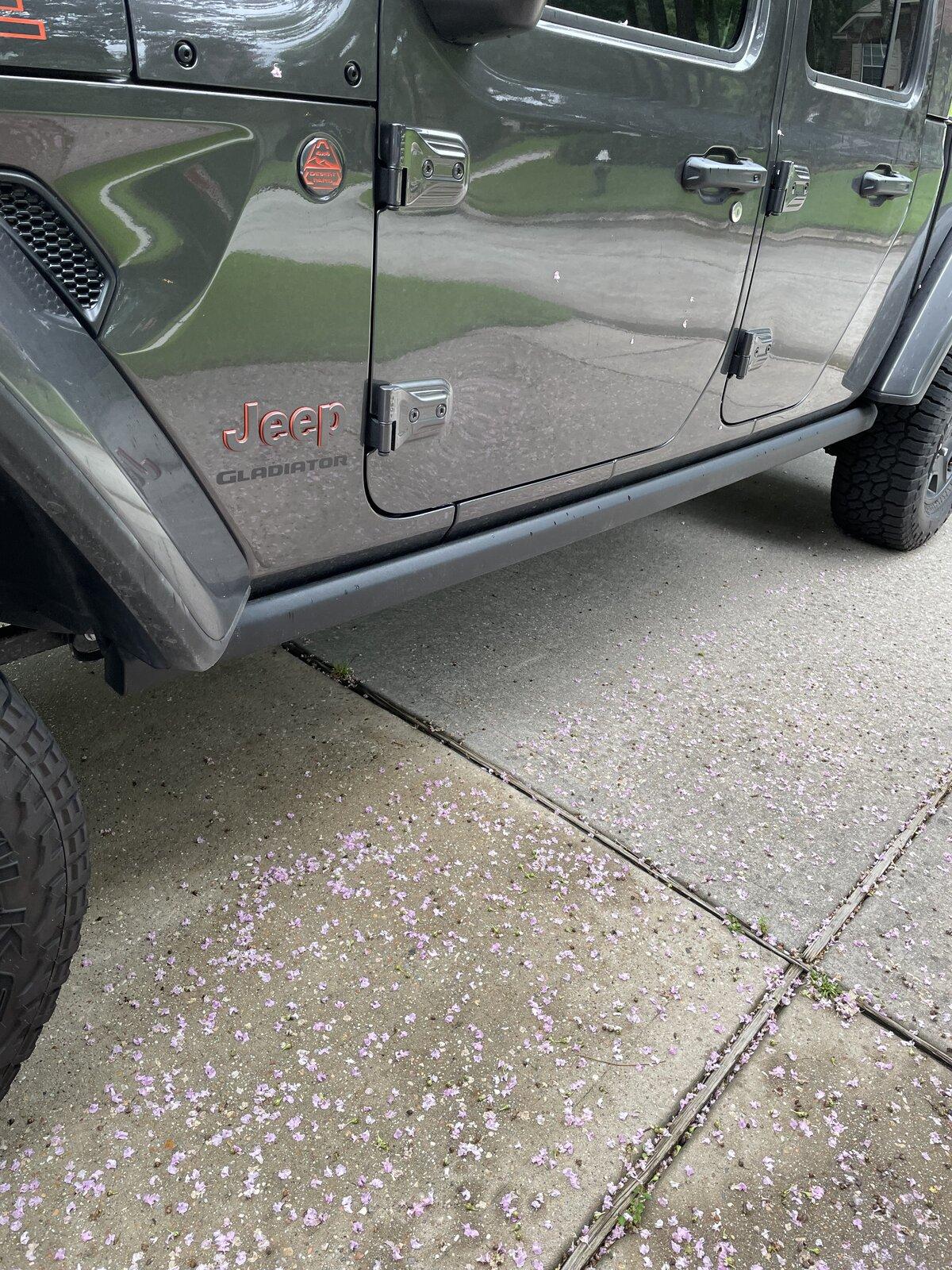 Jeep Gladiator [TRADE] These Steps for Stock rails or something similar. 85532929-715D-4178-B653-A50F8F6F2B89