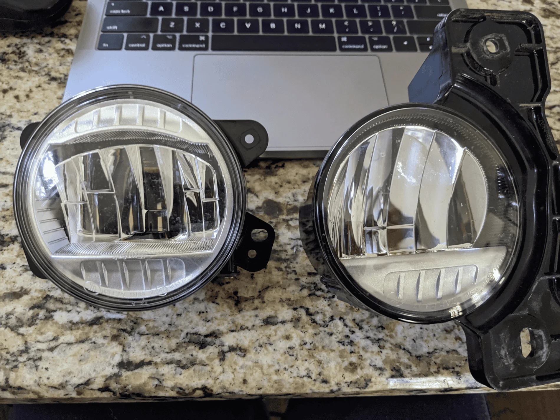 Jeep Gladiator Steel bumper swap - difference between LED fog lights? 1625413854724