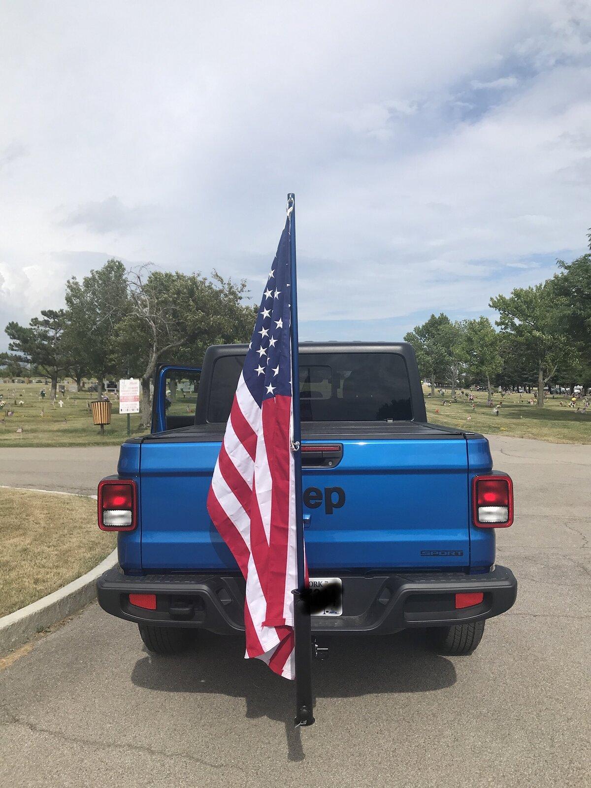 Jeep Gladiator Happy Independence Day 4F436943-AF48-4950-9487-60BEF9782DA7