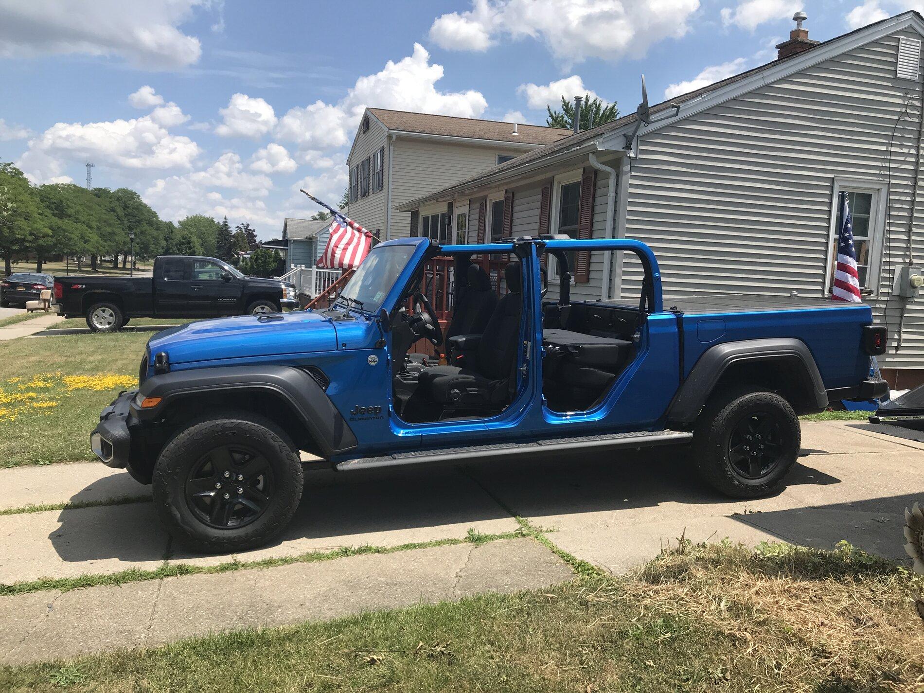 Jeep Gladiator Happy Independence Day 1D693139-83E7-4573-B171-A87ED122F11C