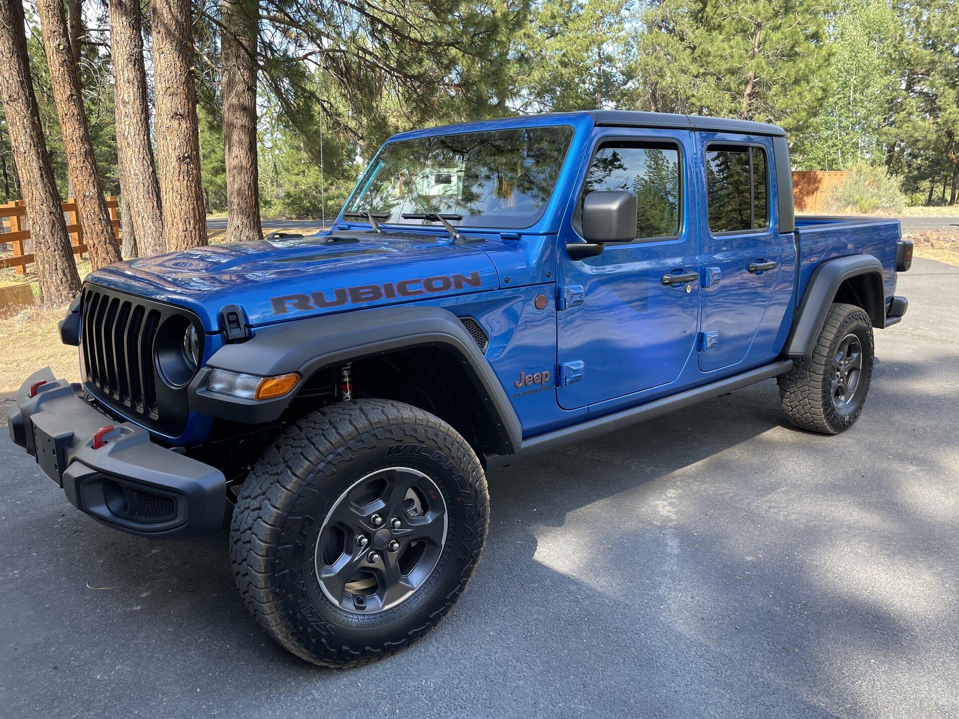 Jeep Gladiator HYDRO BLUE PEARL Gladiator JT Club 41C80C29-F564-4A73-B51A-A2848301C90B
