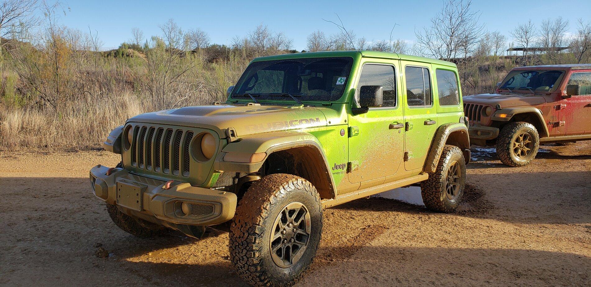 Jeep Gladiator Why do owners never take doors/tops off or go off-road? 20181202_155732