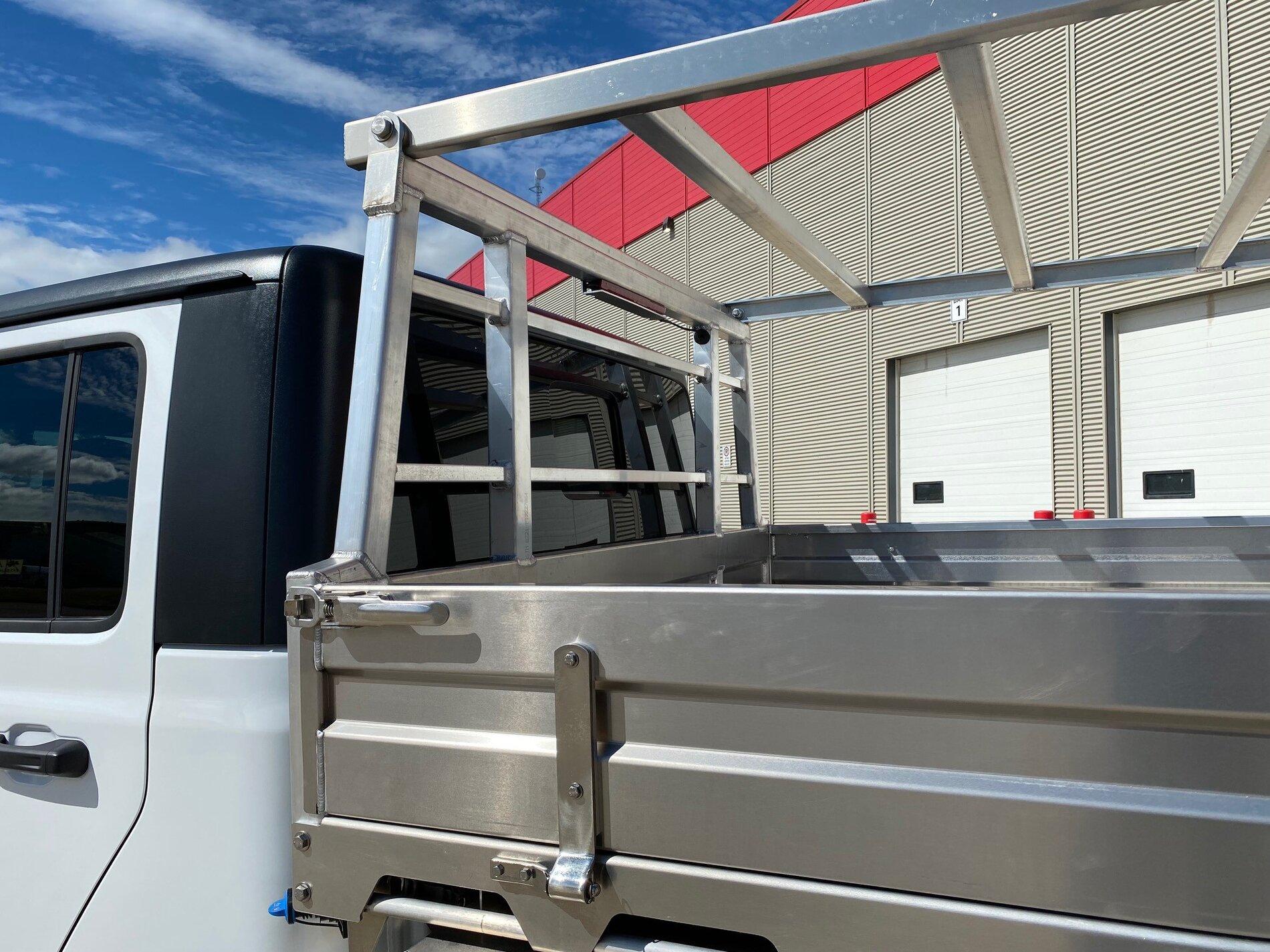 Jeep Gladiator Anyone covert over to a flatbed yet? SUMMIT EXPEDITION TRUCKS JEEP GLADIATOR SET FLATBED TRAY 3