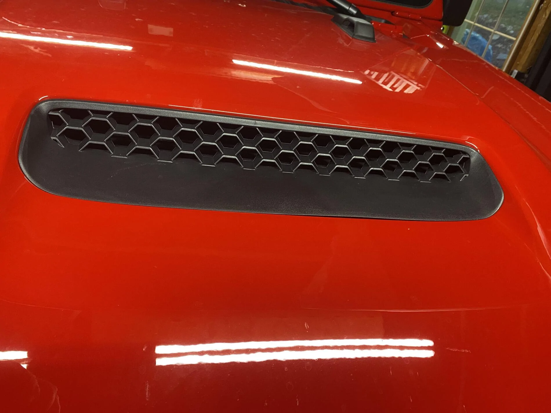 Jeep Gladiator Mojave hood scoop fit question IMG_4208