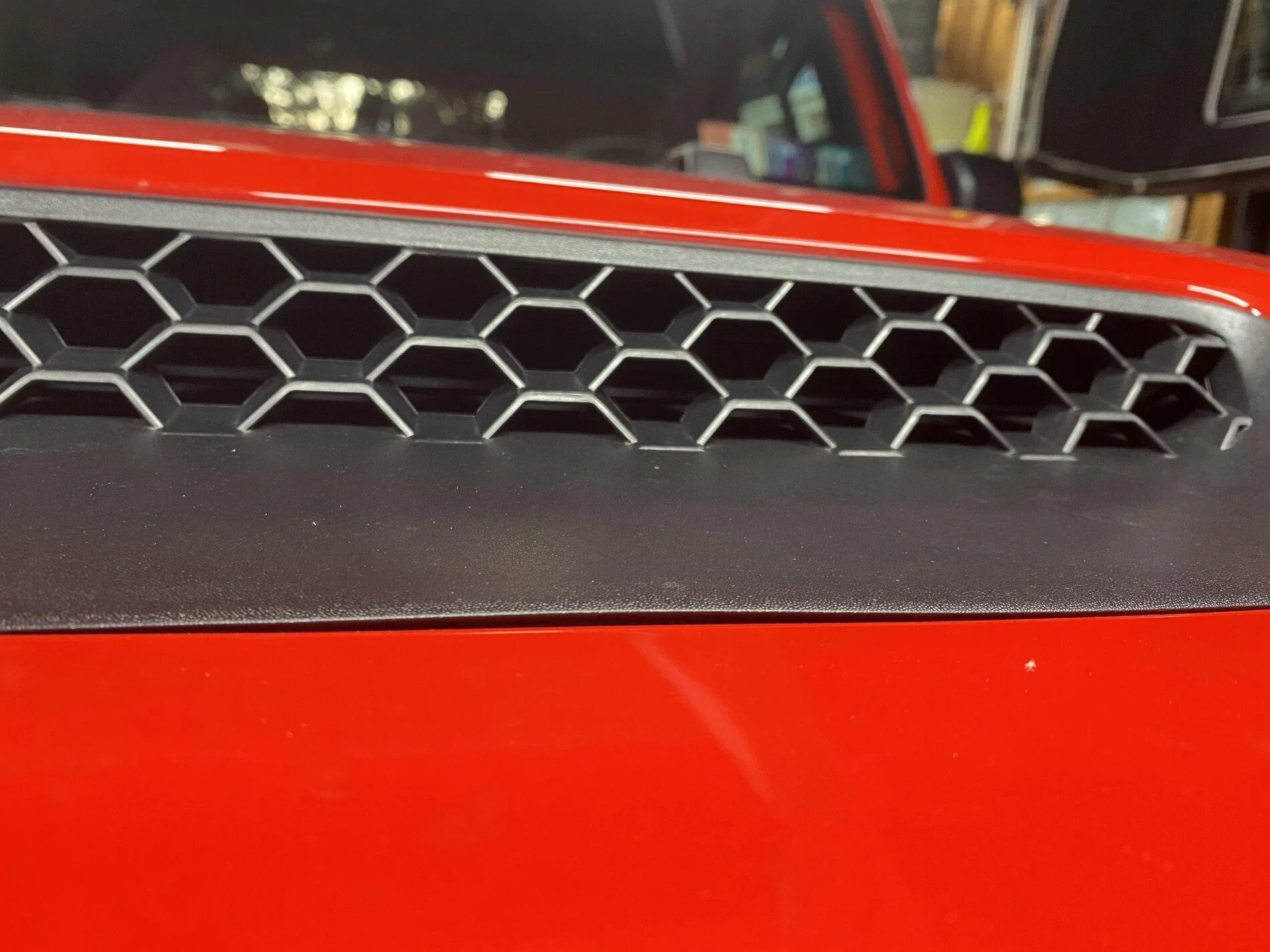 Jeep Gladiator Mojave hood scoop fit question IMG_4209