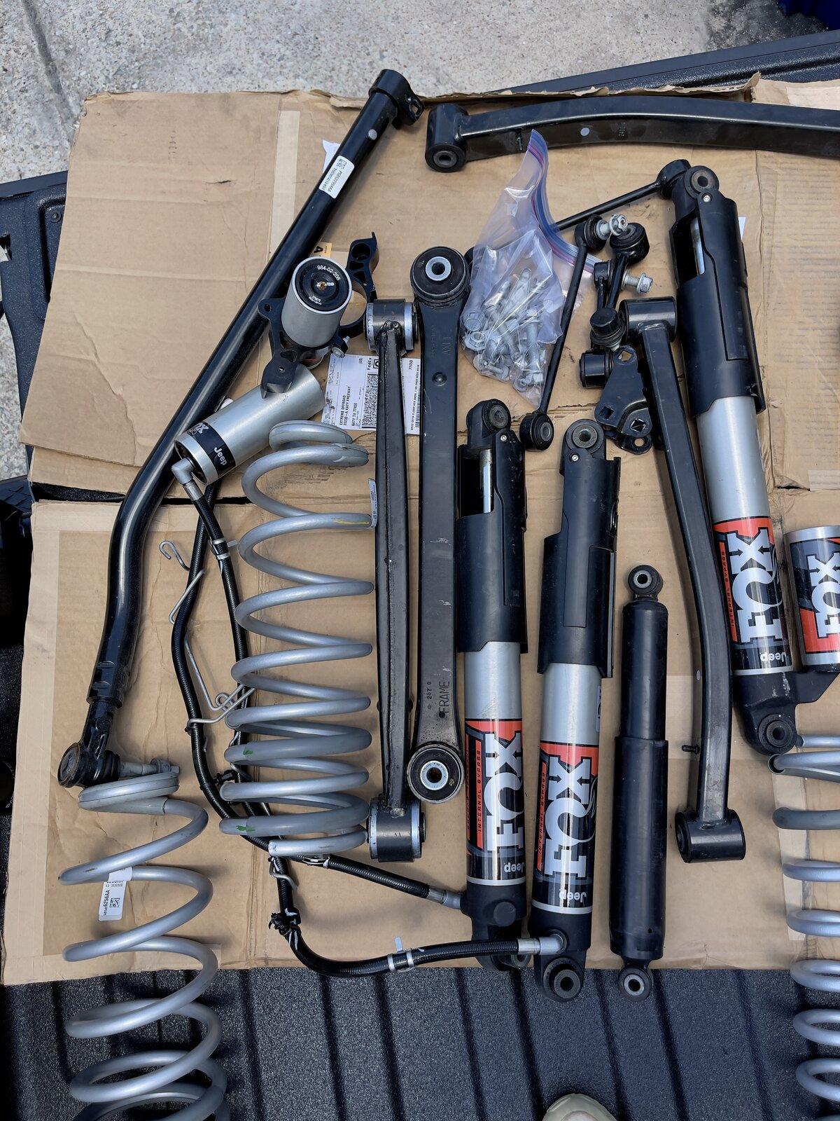 Jeep Gladiator 2021 Mojave suspension take offs 20AC7BE1-EBF9-459D-A3A8-B4314CB219CA
