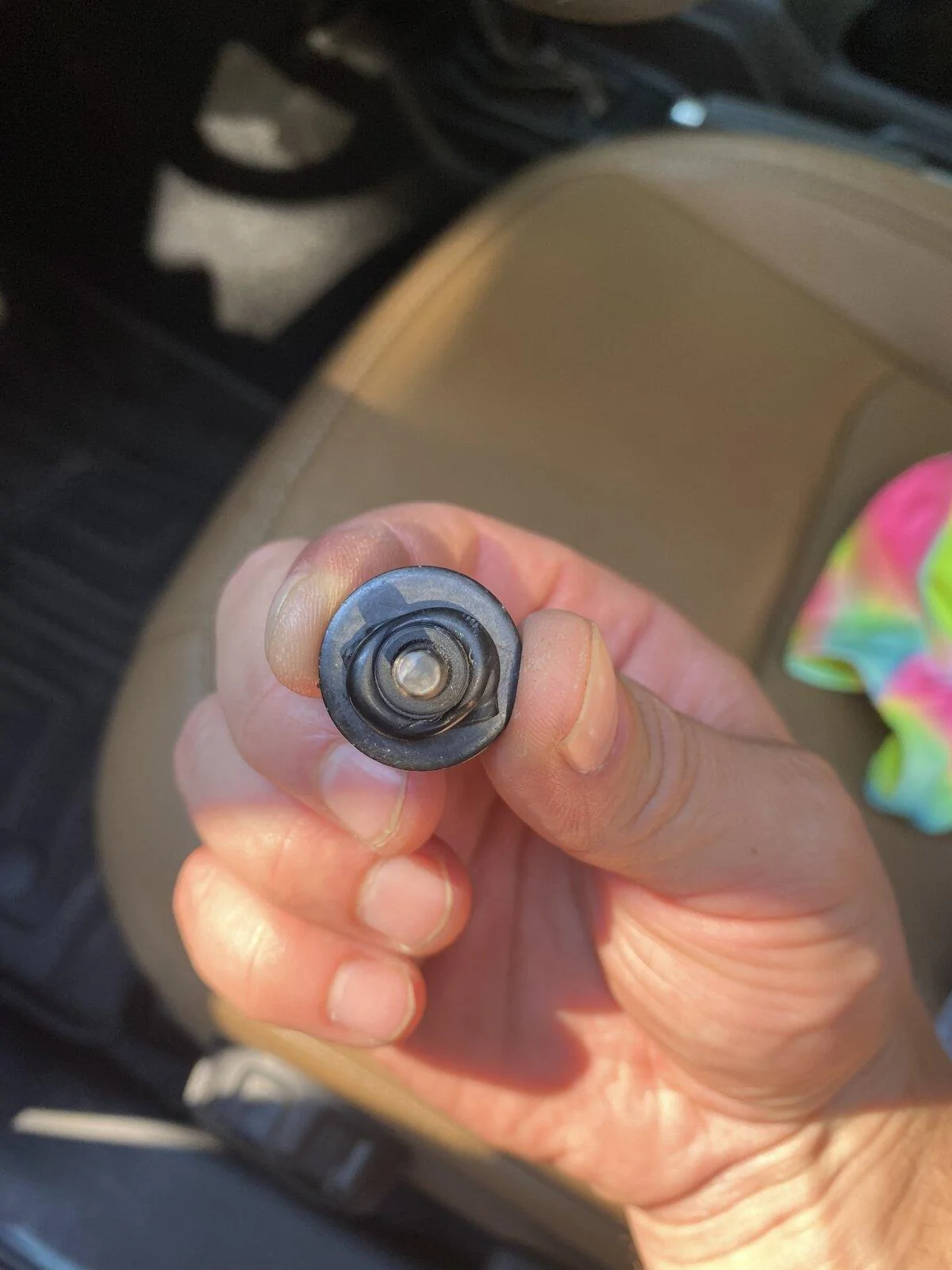 Jeep Gladiator Help needed. Missing screw 8DE7DABE-60D8-49A4-9383-6D837A4A4544