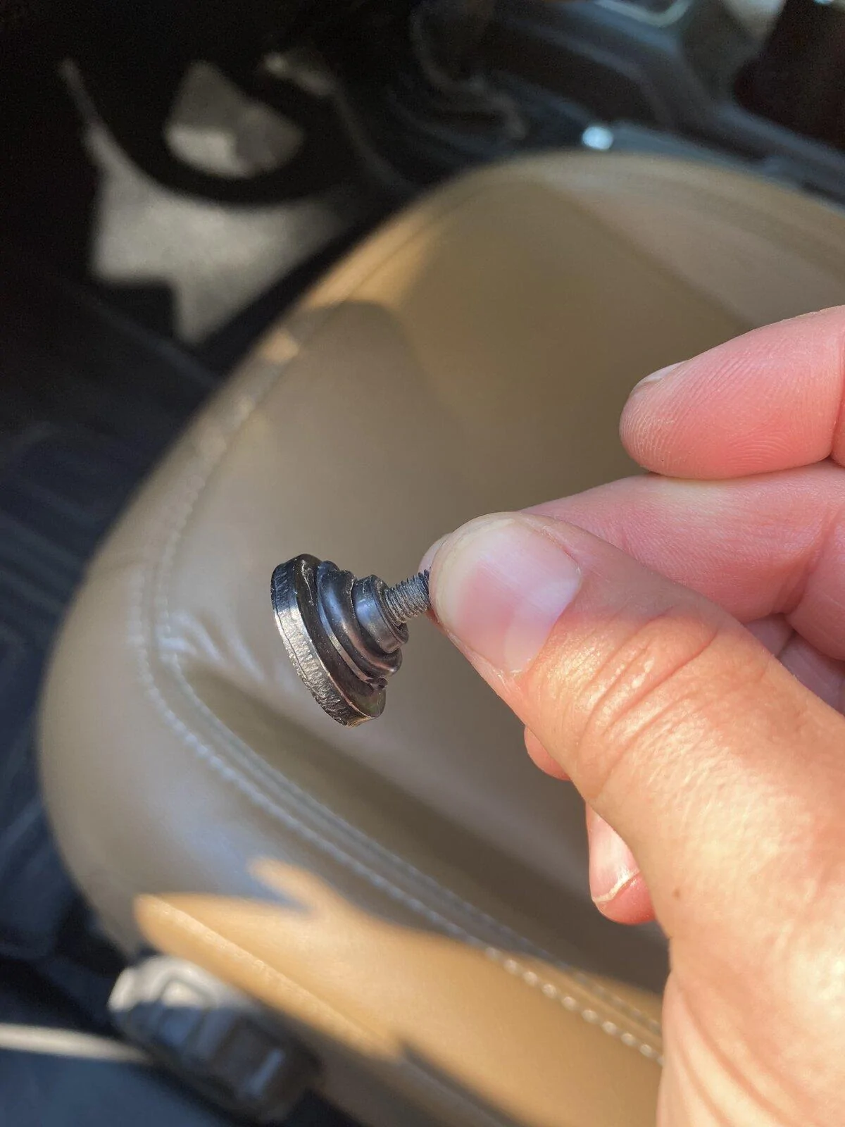 Jeep Gladiator Help needed. Missing screw 7F2398C4-734A-4667-AB2B-987FD7D14CB4