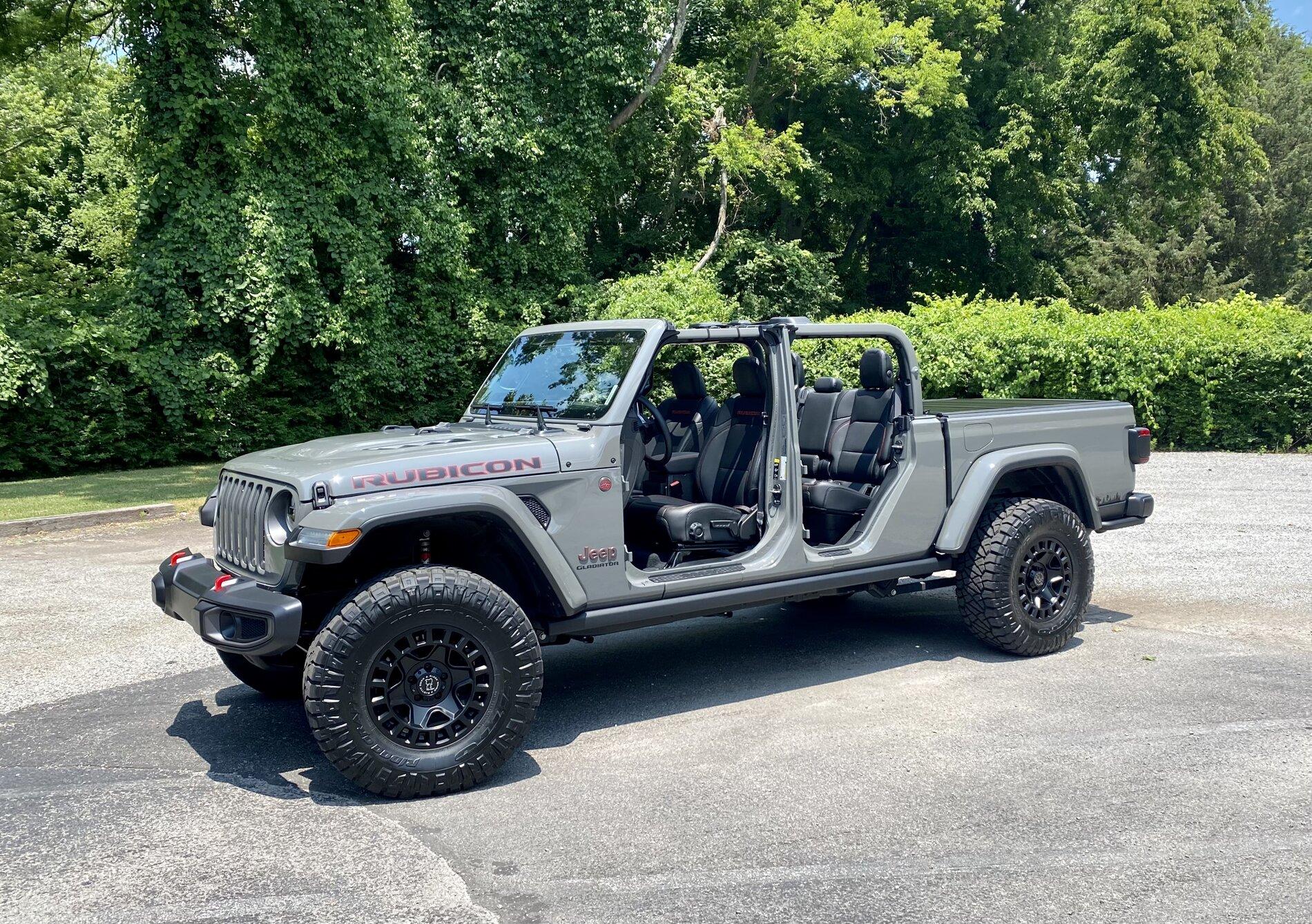Jeep Gladiator Gladiator Glamour Shots EC5D77A4-A4CF-4E68-90D2-8D94E2F814AD