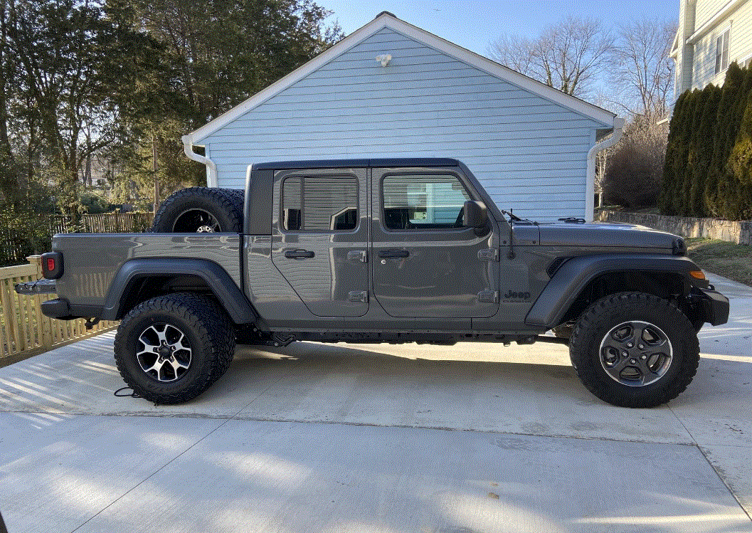 Jeep Gladiator Falken Wildpeak Tires screen.GIF