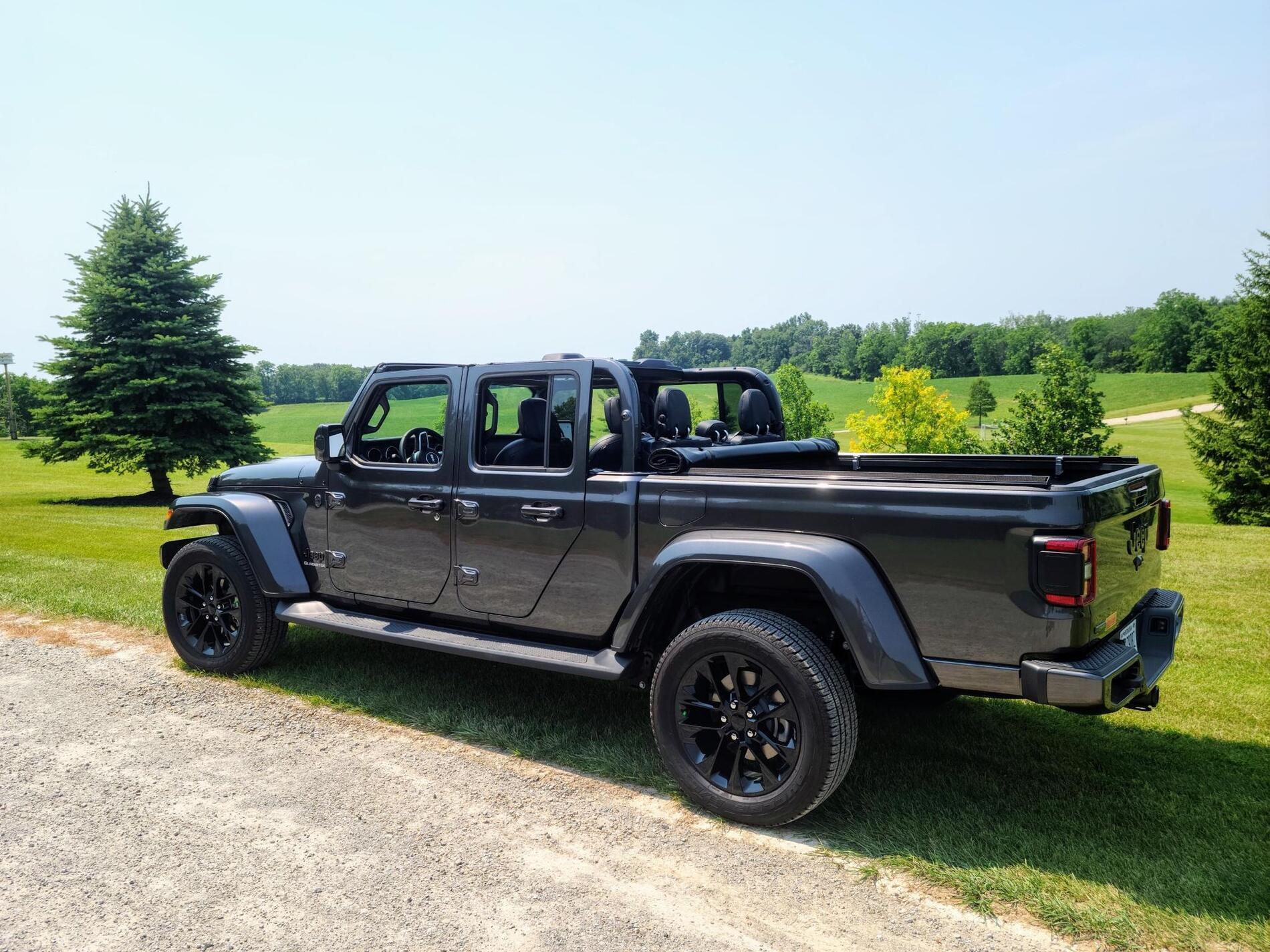 Jeep Gladiator Gladiator 3l turbo diesel and Silverado 3l turbo diesel.  I’ve got both so mini review. UPDATE! pjIA2n8