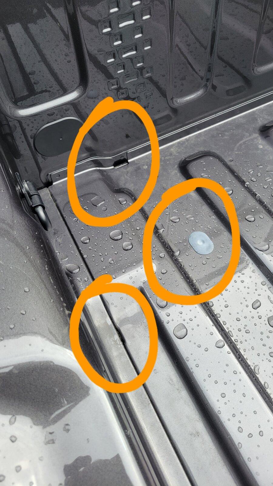 Jeep Gladiator Small Slits in Bed? 20210706_101649