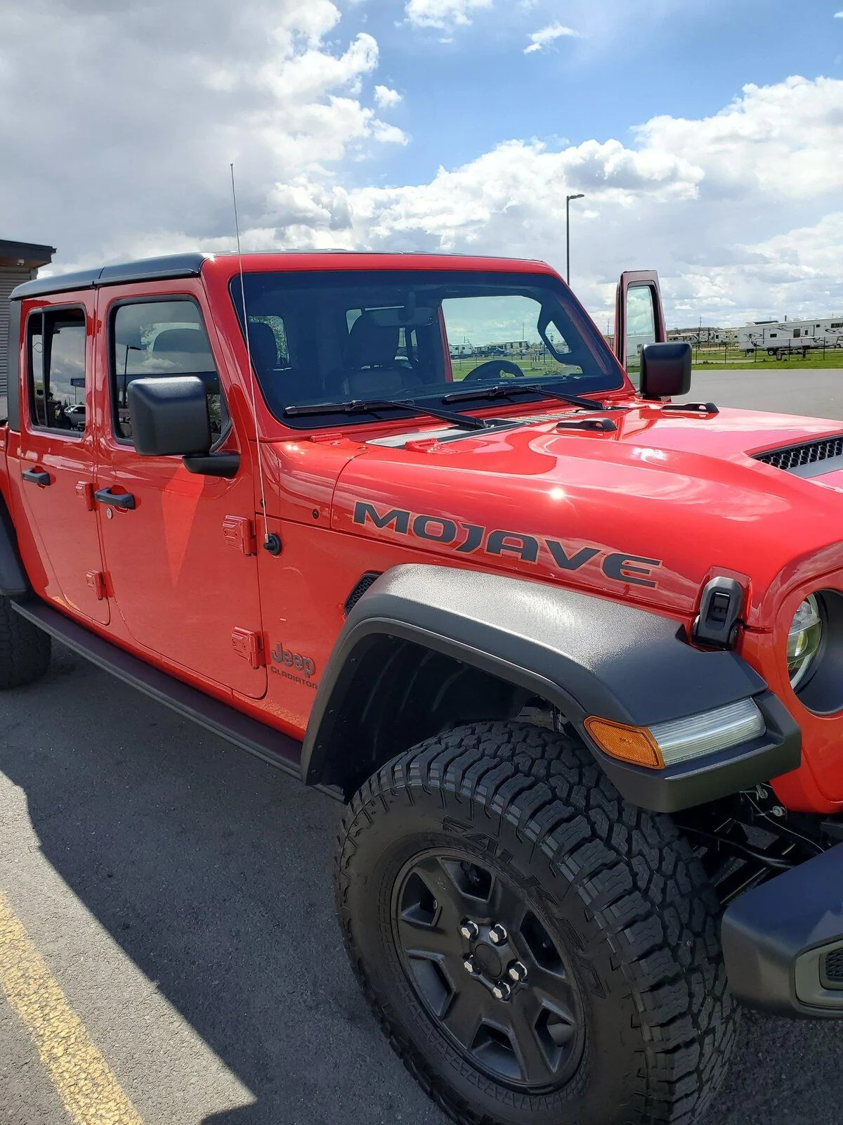 Jeep Gladiator MOJAVE Edition Gladiator JT Club E141EC34-58CB-42D6-AB27-4221F733AC06