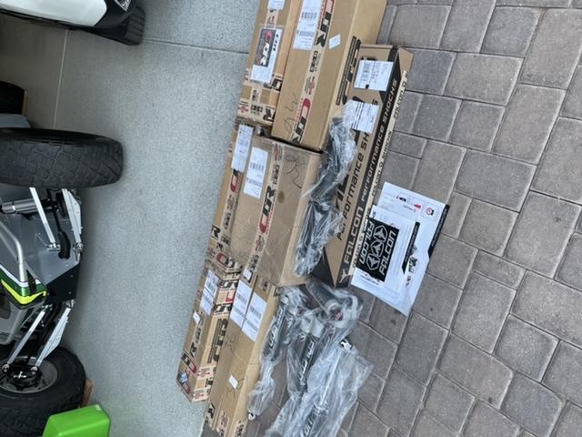 Jeep Gladiator Clayton Offroad 2.5” Overland Plus & Falcon 3.3 fast adjust shocks + 55048D44-7AD2-49E1-B549-384AD4E126CB