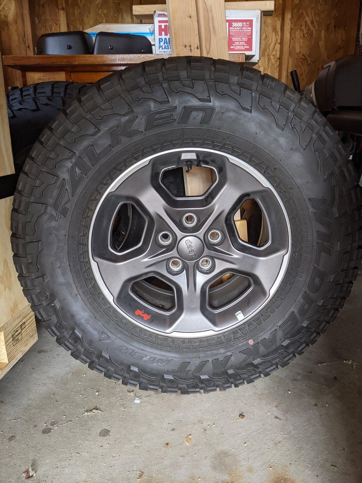 Jeep Gladiator Rubicon takeoffs - tires and wheels with TPS PXL_20210706_225724408