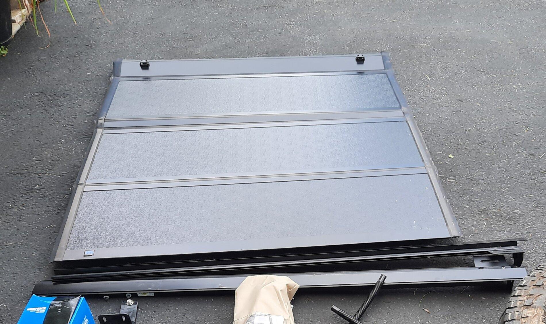 Jeep Gladiator WTT....Mopar hard tri fold tonneau cover for stock wheels/tires. 20210626_165311