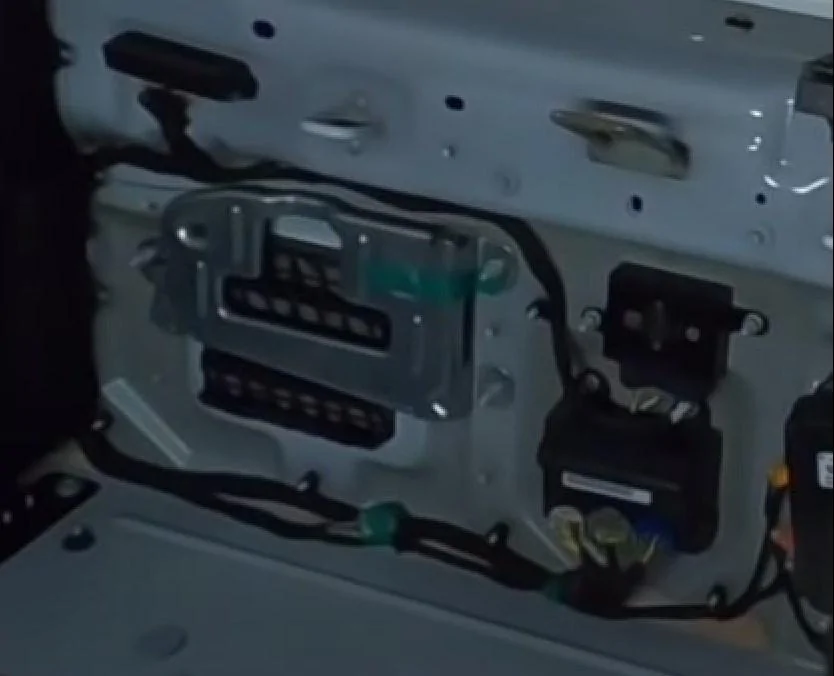 Jeep Gladiator Hidden shovel storage? backwall