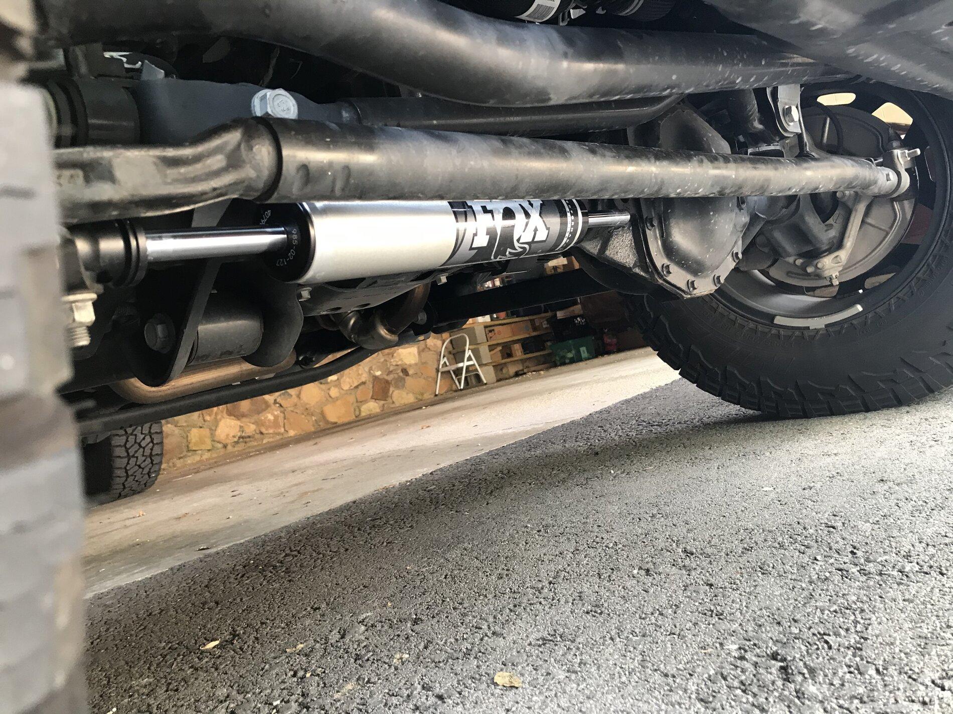 Jeep Gladiator Barely used Fox Shox Through Shaft Steering Stabilizer FF64C635-58E6-42BD-8FDD-8F71E700D266