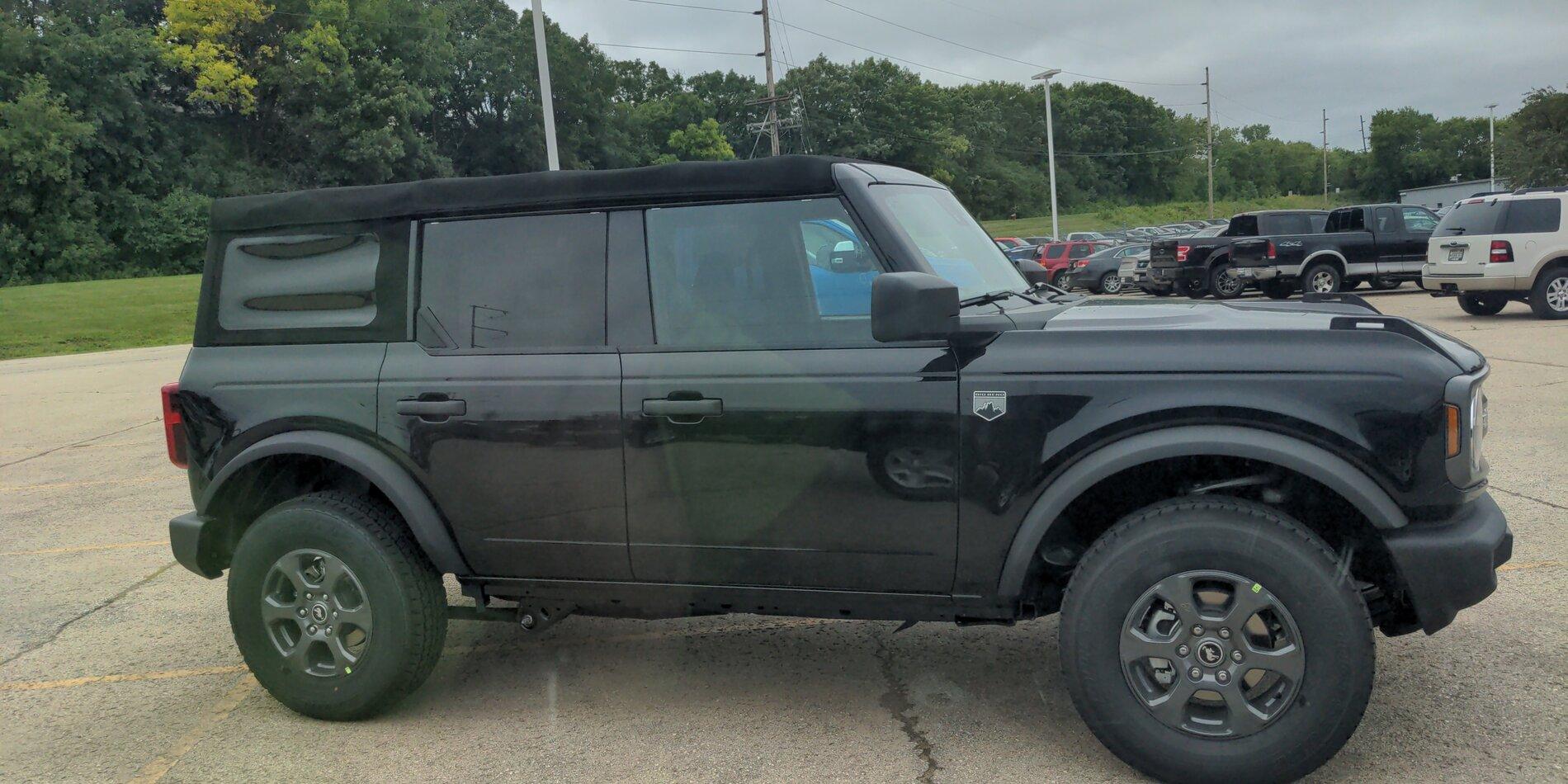 Jeep Gladiator 2021 Bronco Snapchat-1299560434~2