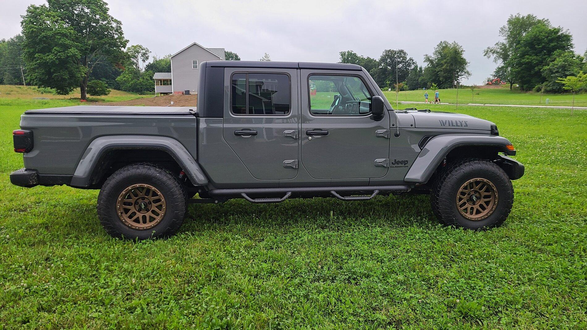 Jeep Gladiator Let's see your 285/75 17 tires 20210708_185752