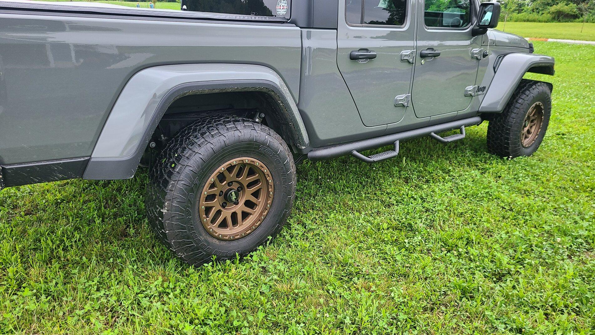Jeep Gladiator Let's see your 285/75 17 tires 20210708_185801