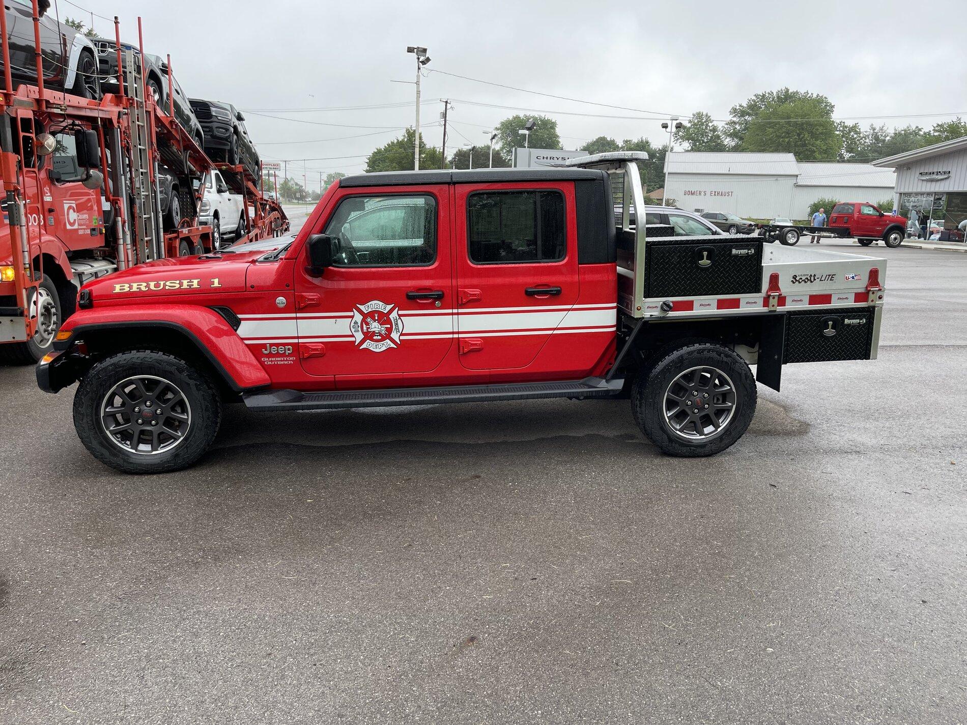 F.D. Jeep Fire Engine 赤 ジープ はしご車 F.D. Jeep Fire Engine 赤 ジープ はしご車 横消最後の赤ホイール