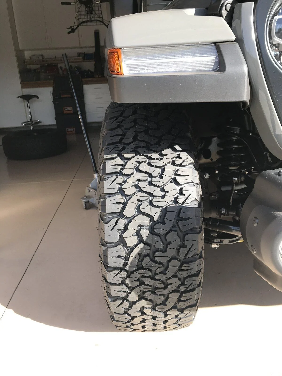 Jeep Gladiator Lets see your wheel poke 3A741E00-C554-4721-9A84-3CD1327137D3