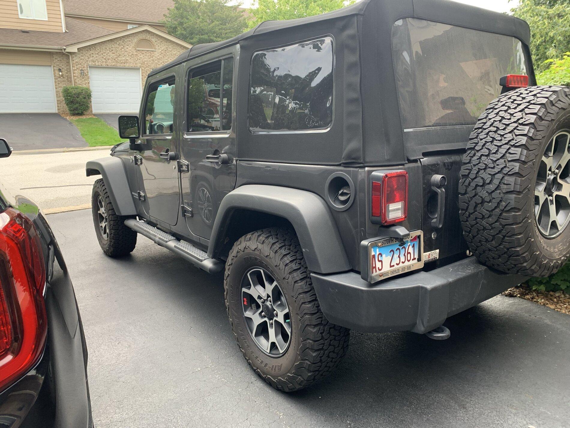 Jeep Gladiator Jeep Wrangler JKU Hardtop Granite Gray 0B4FFA00-B120-4EA8-A8BF-0C849D9EFAE0