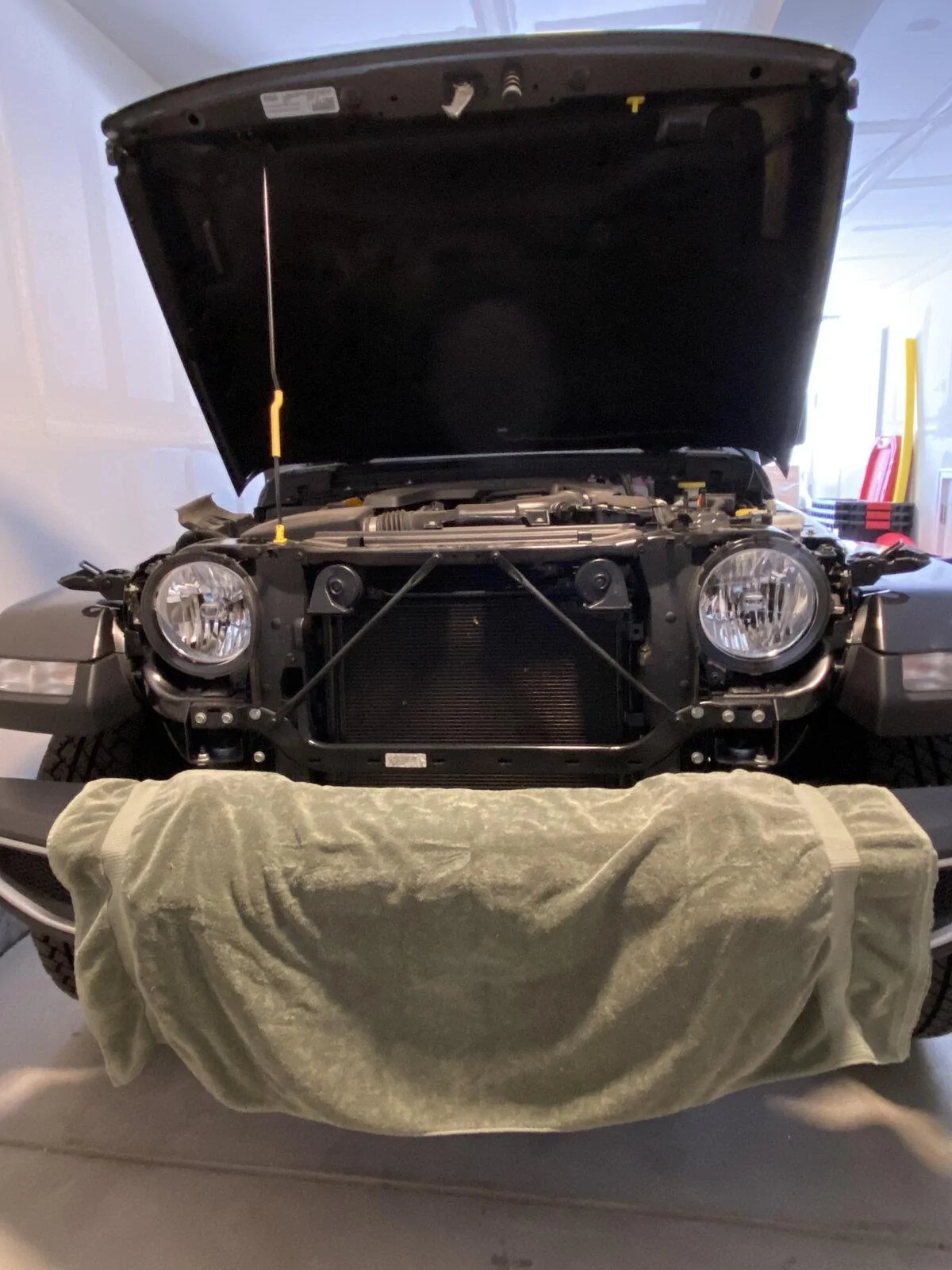 Jeep Gladiator Mopar Black Satin Grille Swap A405FD82-5F7F-420A-B9D6-52F21E670EC9