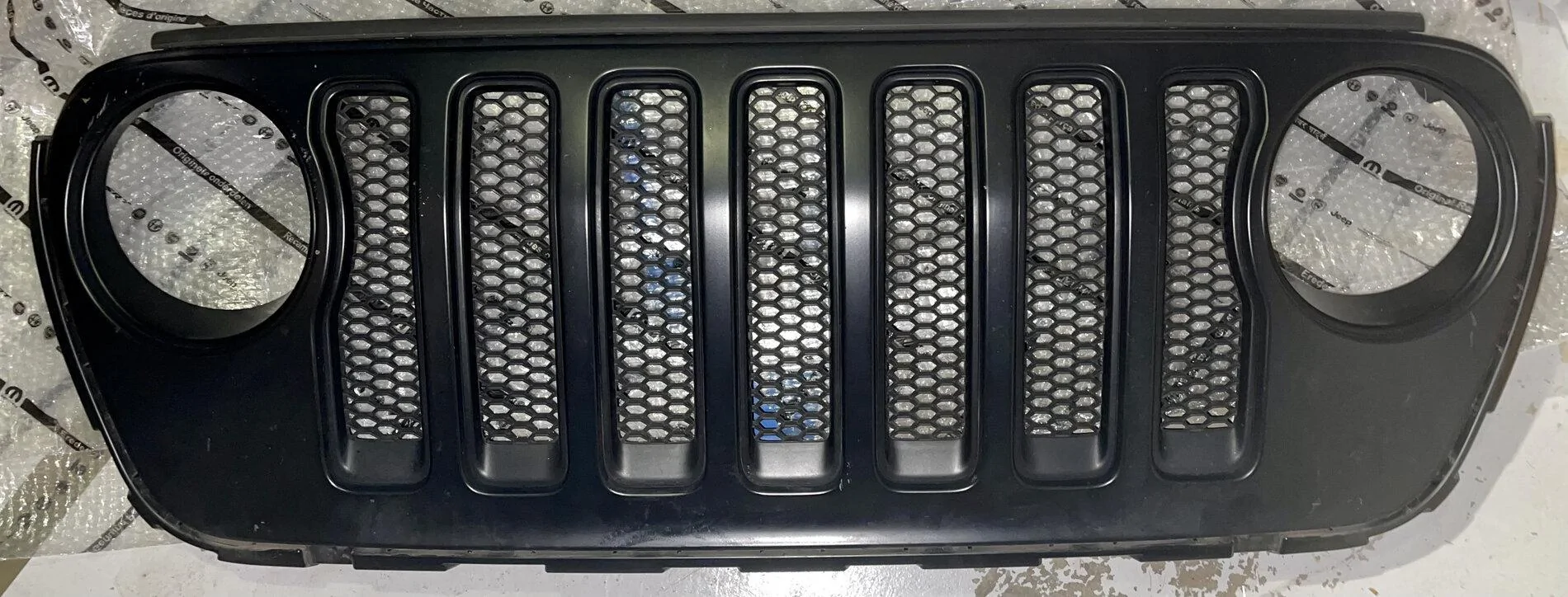 Jeep Gladiator Black Satin Grill FC47A2E3-26AF-43DE-A6D0-D0F19FB804A8