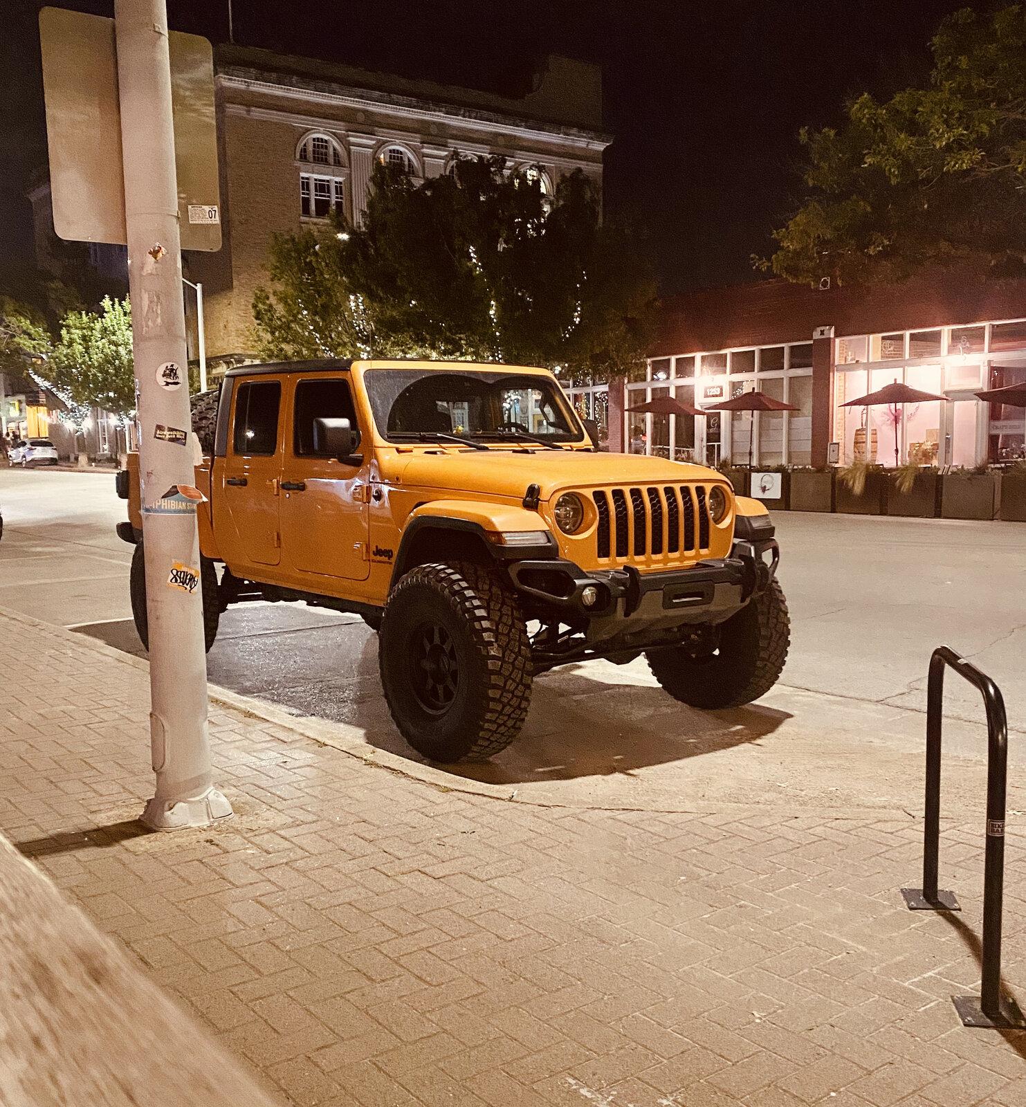 Jeep Gladiator Just picked up AEV JT370 Rubicon! 32A8C3F0-0F83-4D2A-A117-369A7E460287