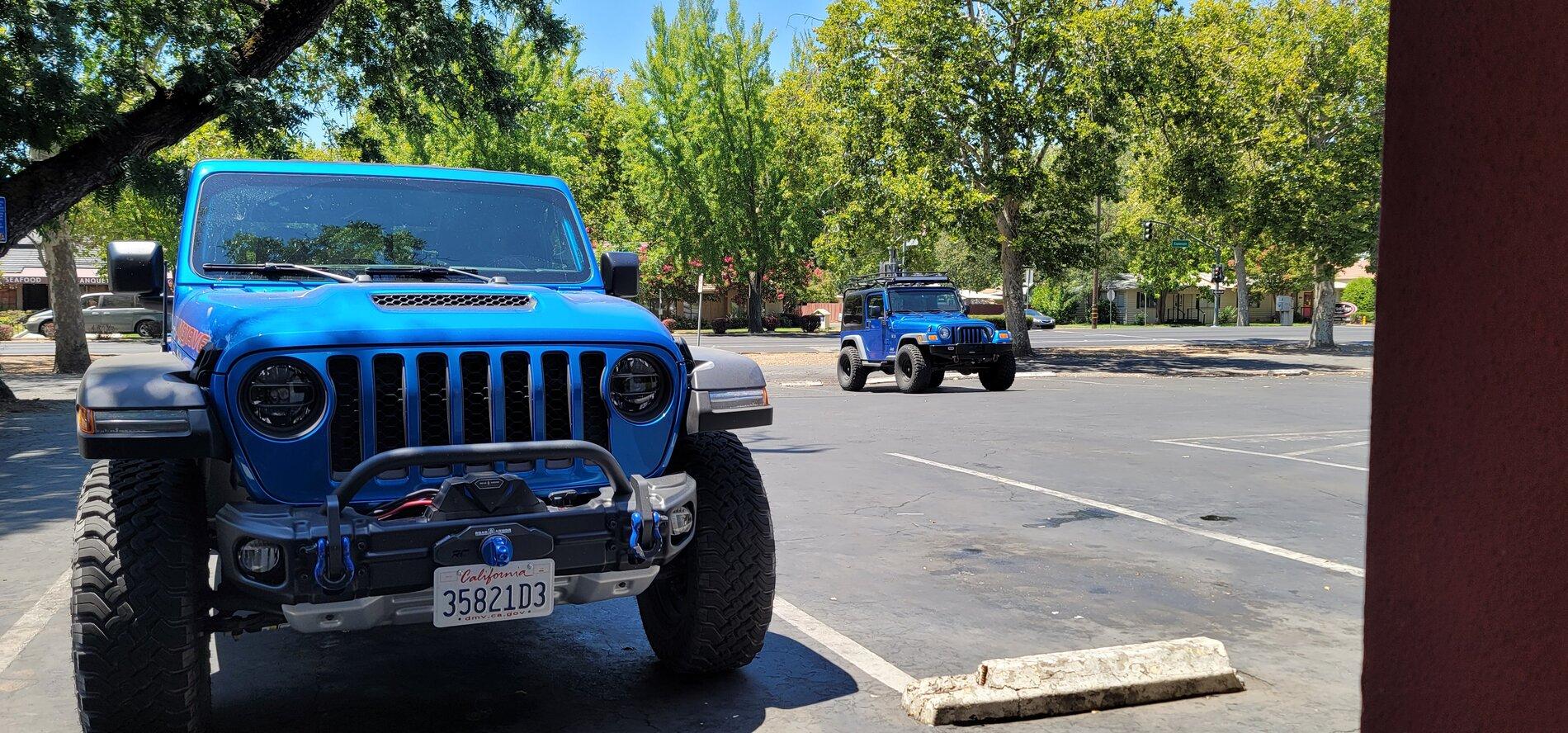 Jeep Gladiator Jeeps Parking Next To Jeeps 20210704_130356