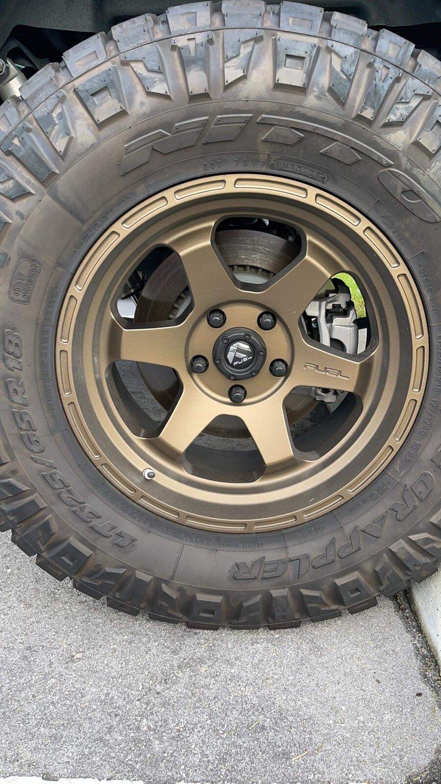 Jeep Gladiator 18s Fuel D666 A74916E0-CFB7-4D8D-AB5D-D5871F455E1A