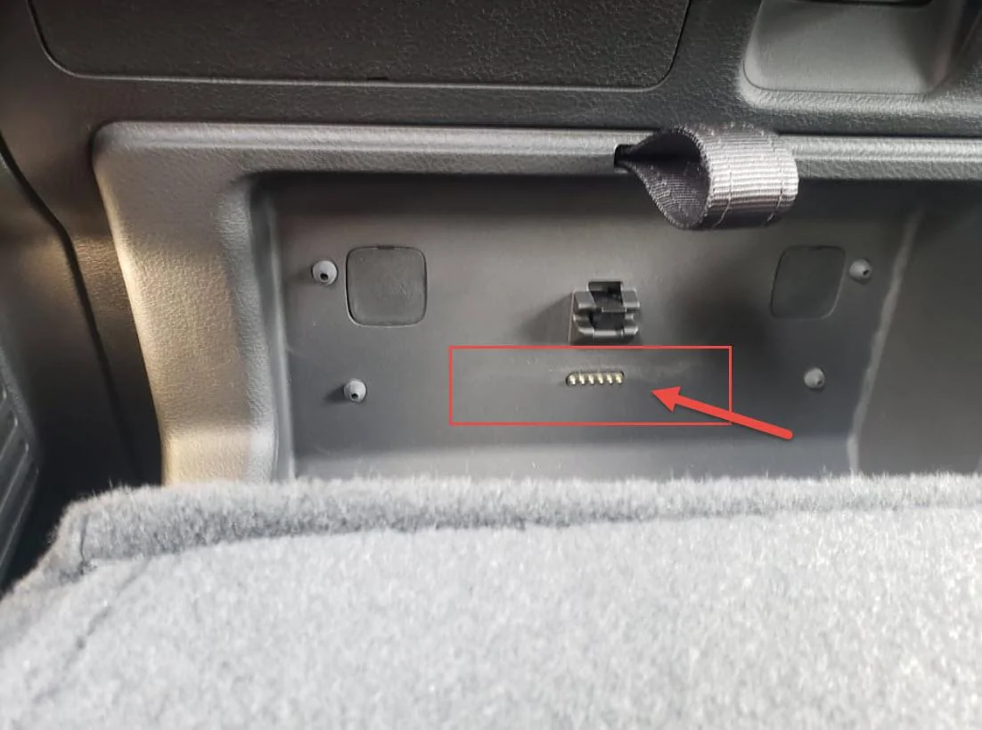 Jeep Gladiator QUESTION: What are these two components? glad pic back seat unknown electrical connection in snagit with arrow and box for forums 2021