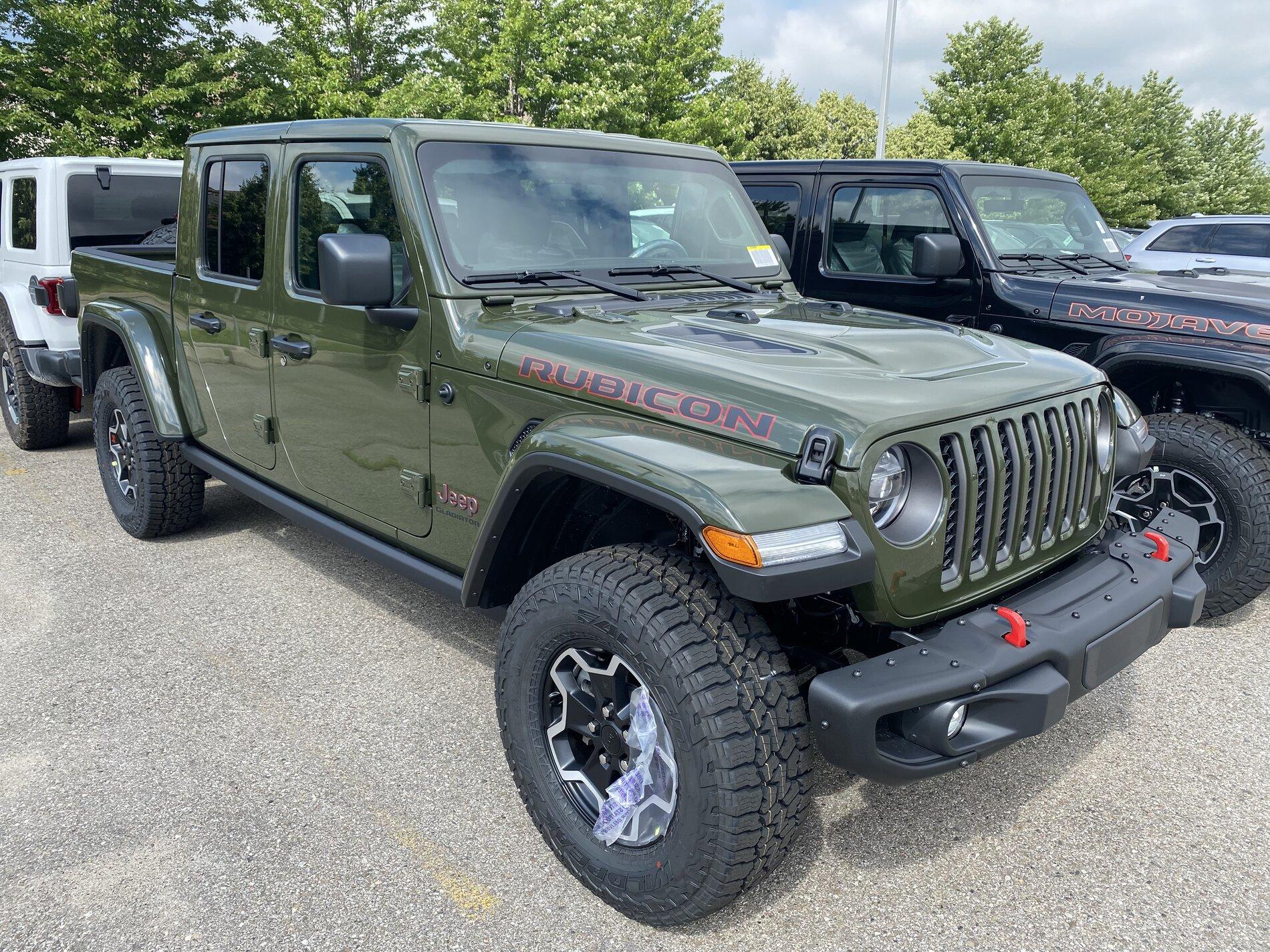 Jeep Gladiator SARGE GREEN Gladiator club E312F2F4-8929-40F7-A90A-0B550C428613