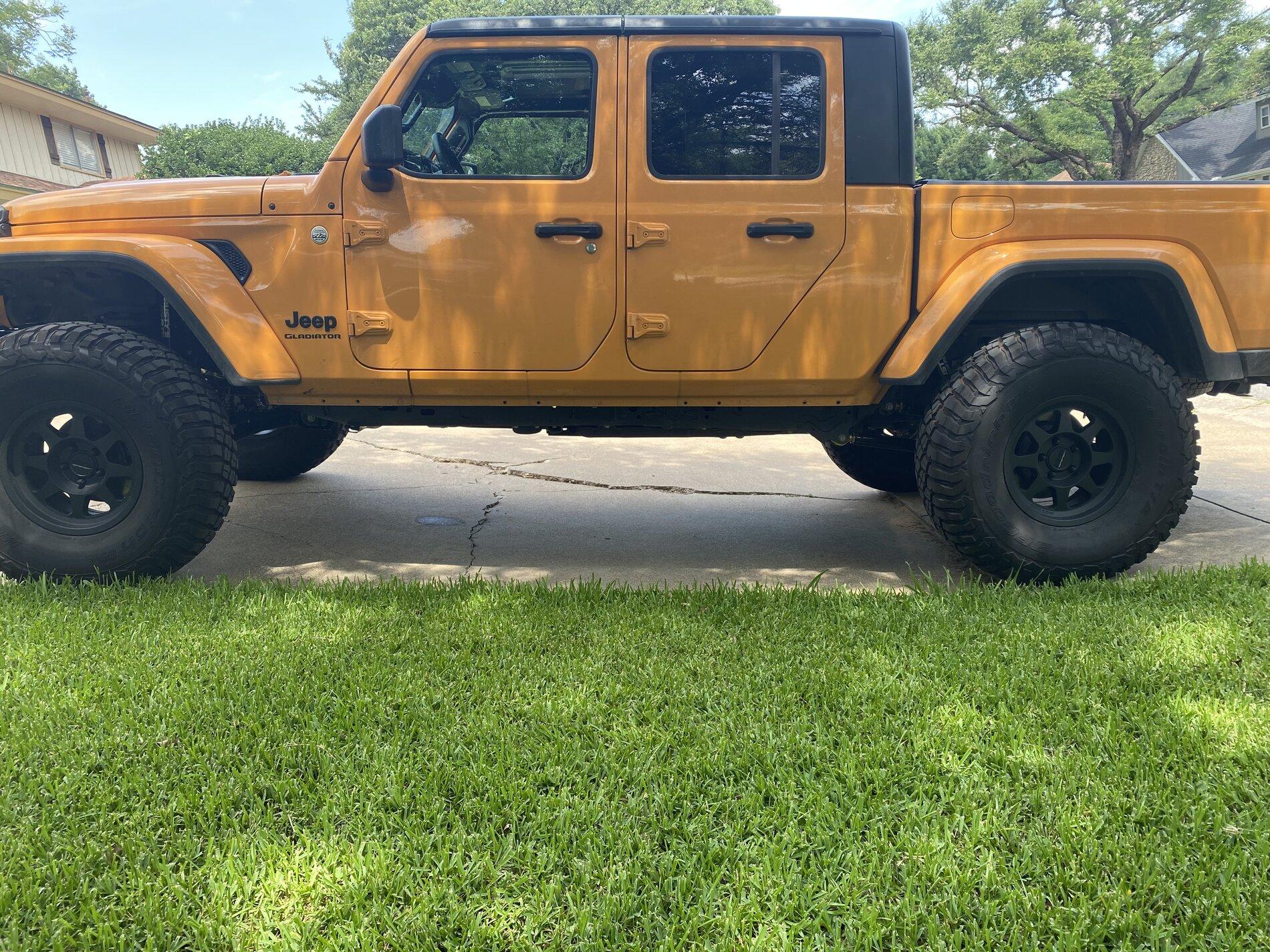 Jeep Gladiator SHOW ME YOUR WHEELS! 30E9328F-1C22-4E63-B8A2-BB9D4B576CEE