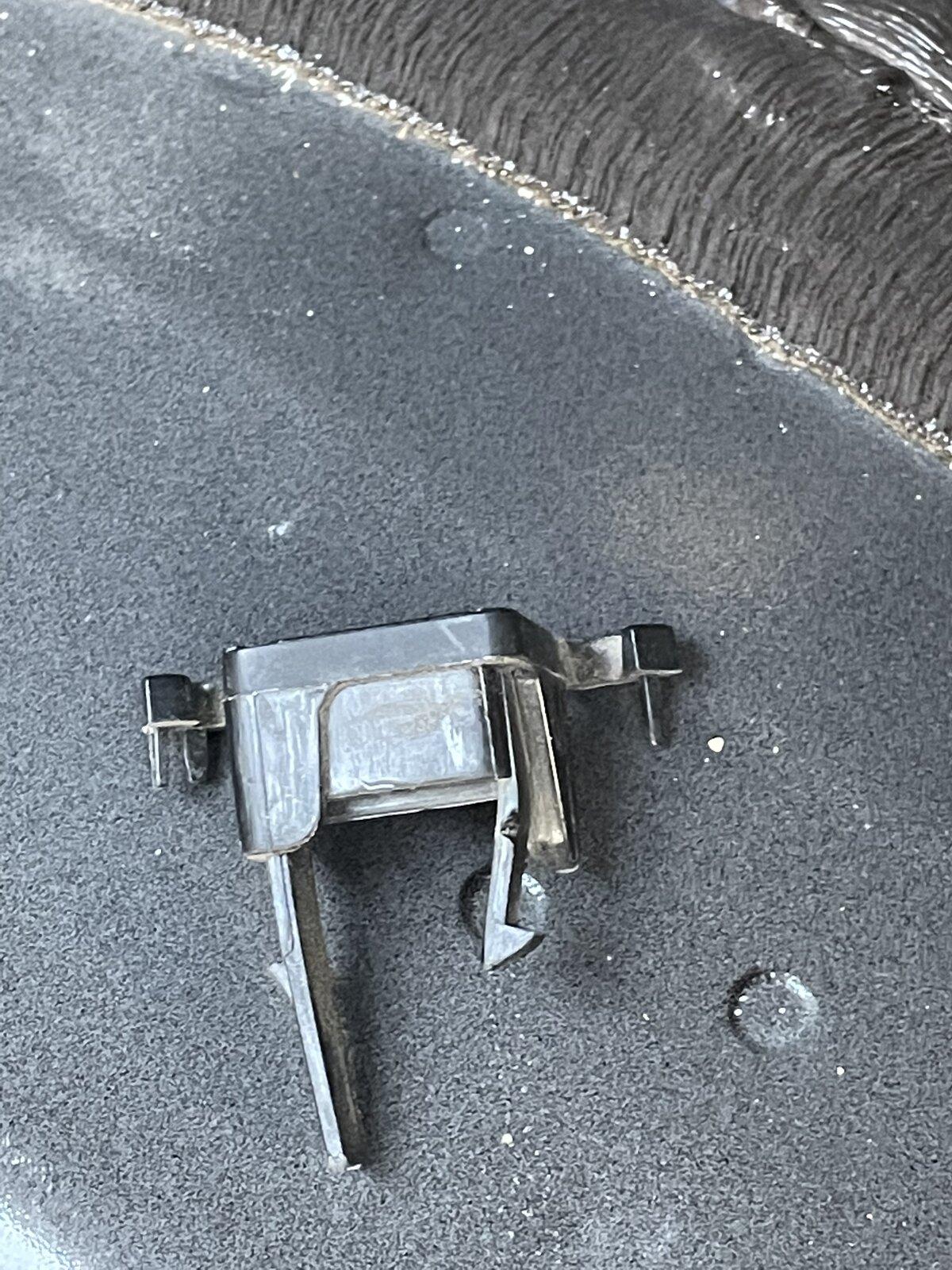 Jeep Gladiator What the heck is this? Under Passenger seat DD27E1EF-3F0B-4E4E-91B3-D254D474006B