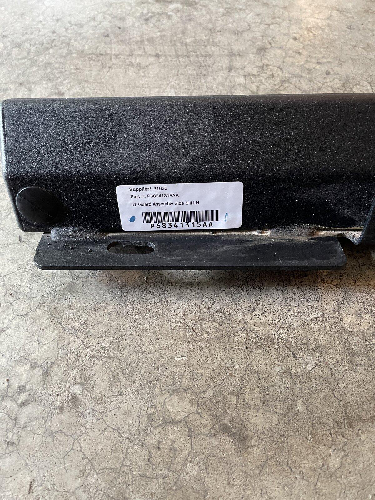 Jeep Gladiator 2021 Rubicon Rock rails 9AF8DD68-C3EF-4C4B-A25B-CA03E6E6C762