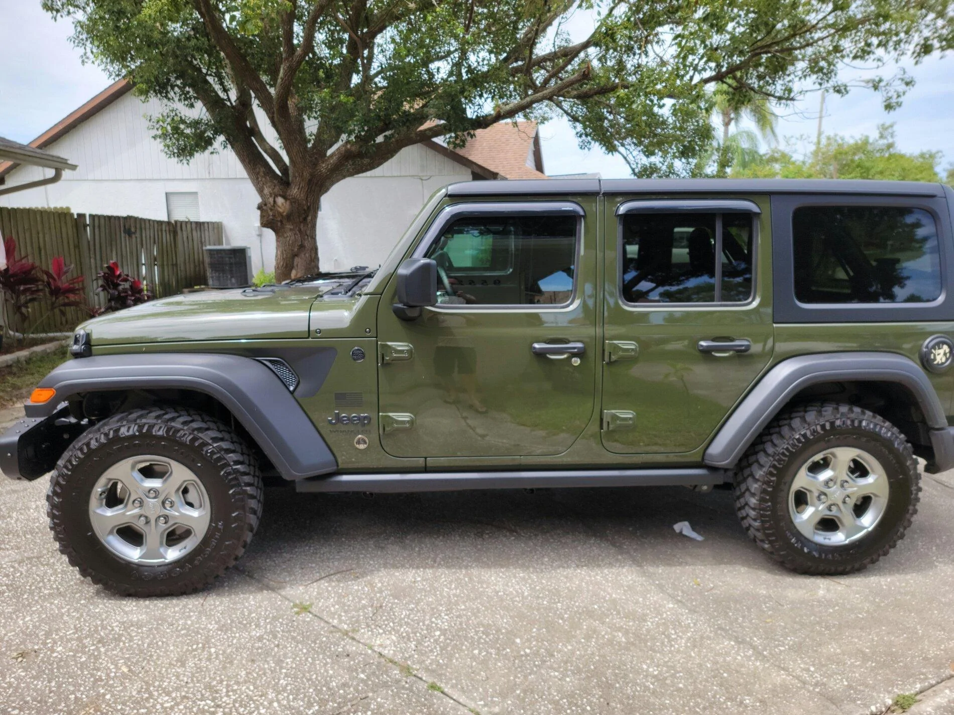 Jeep Gladiator Brand New (Willys Edition) Firestone Destination M/T2 LT 255/75 R17 20210711_115808