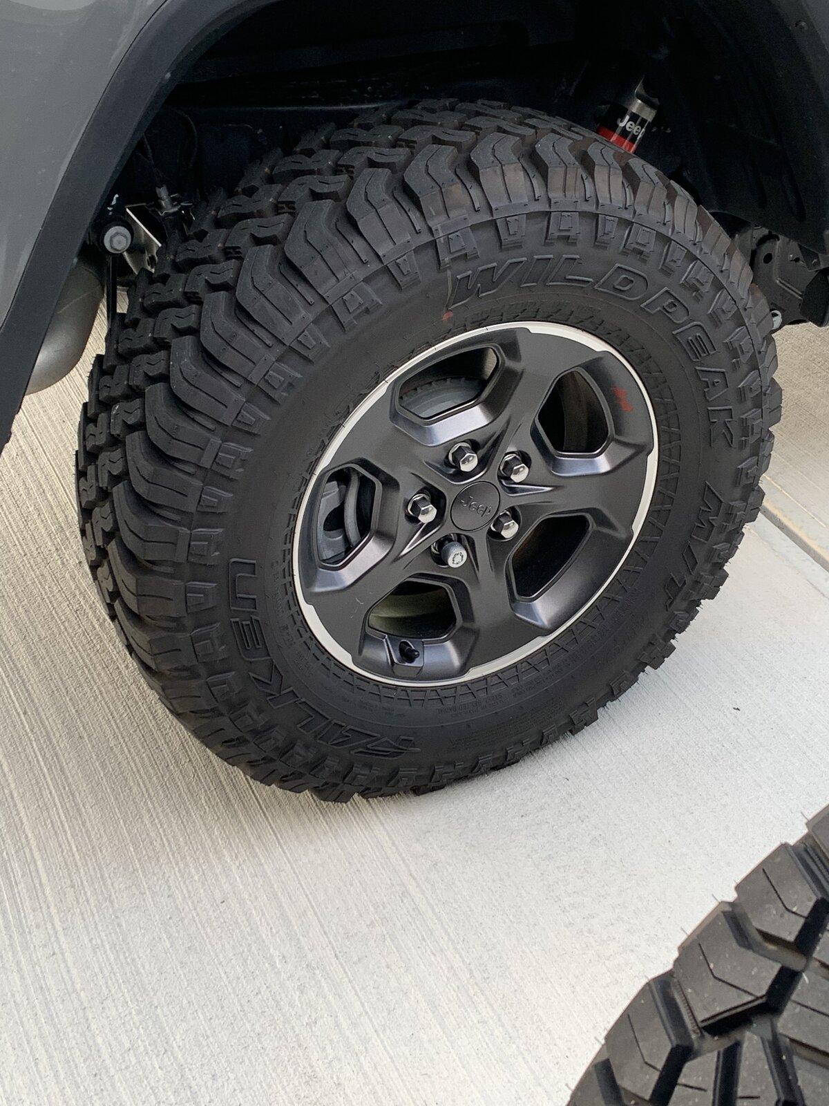 Jeep Gladiator Rubicon wheels, Falken MT’s 67F33BCA-C7CF-4B93-975E-93F91897D8D1