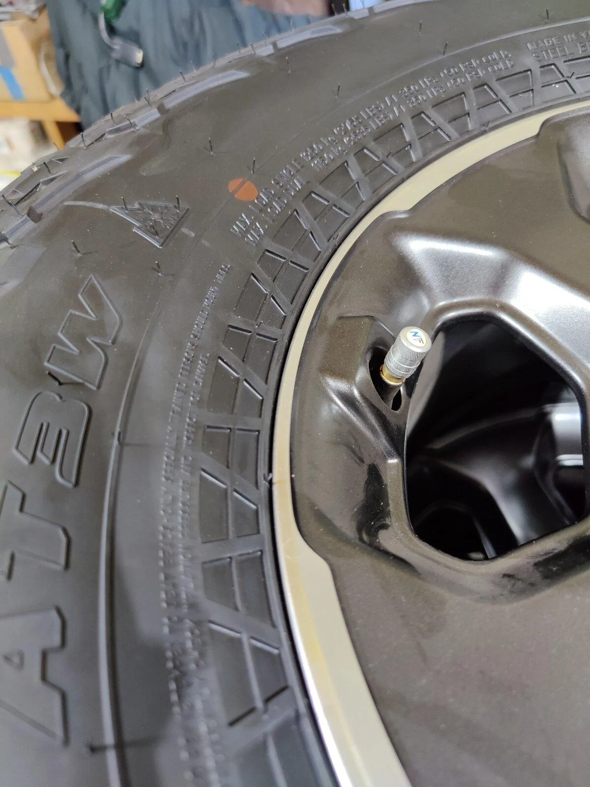 Jeep Gladiator OE Rubicon wheel/falken A/T, TPMS and lug nuts IMG_20210617_195740